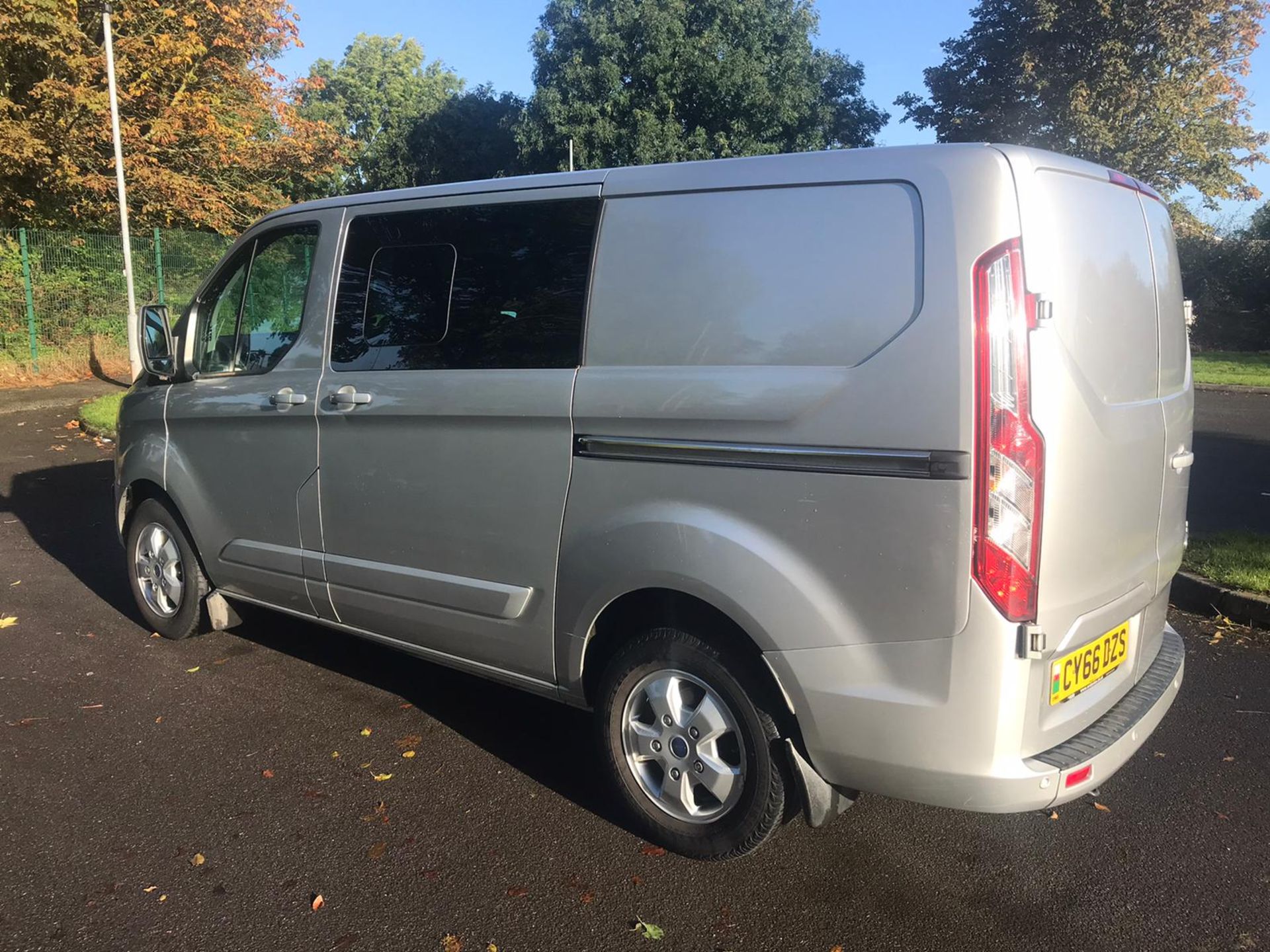 2016/66 REG FORD TRANSIT CUSTOM 290 LIMITED 2.0 DIESEL 6 SEATER PANEL VAN, SHOWING 1 FORMER KEEPER - Image 3 of 8