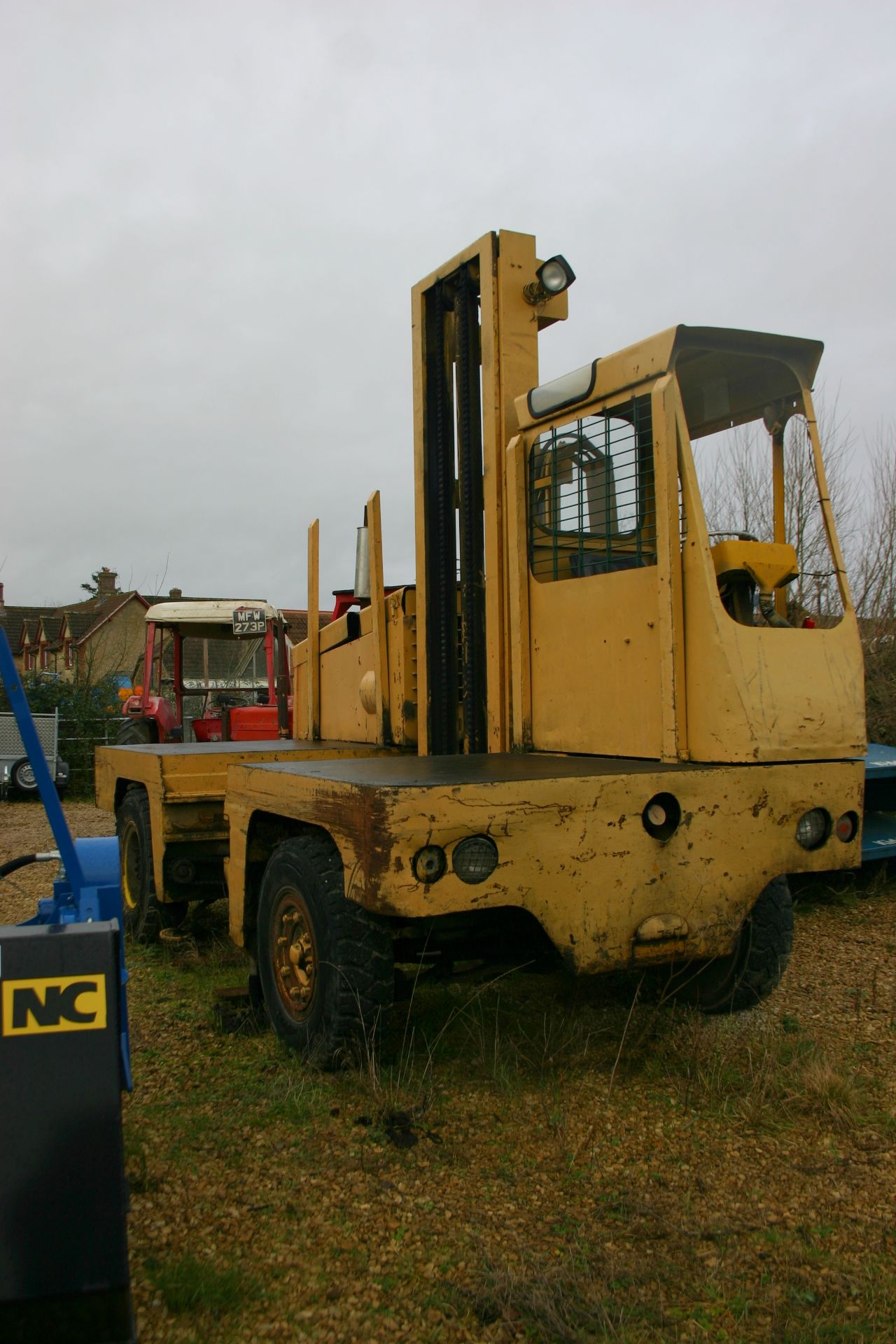 LANCER BOSS 4/88D16 FORKLIFT, FITTED WITH A PERKINS 236 4 CYLINDER DIESEL ENGINE *PLUS VAT* - Image 4 of 7