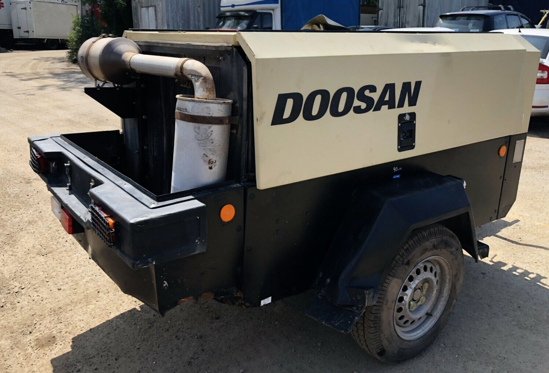 2016 DOOSAN 250CFM SCREW COMPRESSOR - Image 6 of 7