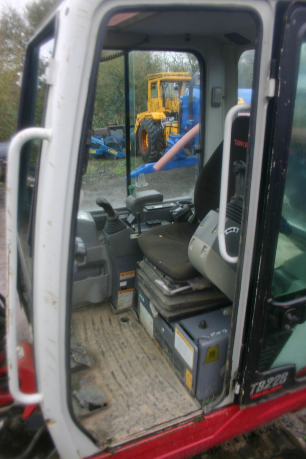 TAKEUCHI TB228 TRACKED CRAWLER COMPACT EXCAVATOR / DIGGER, YEAR 2012, ONE OWNER FROM NEW *PLUS VAT* - Image 5 of 14