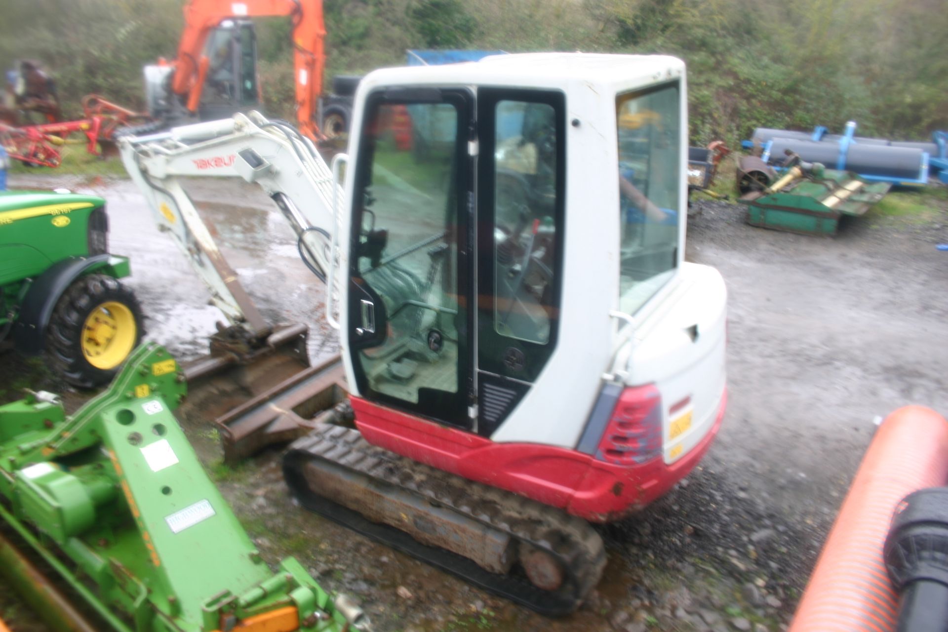 TAKEUCHI TB228 TRACKED CRAWLER COMPACT EXCAVATOR / DIGGER, YEAR 2012, ONE OWNER FROM NEW *PLUS VAT* - Image 4 of 14