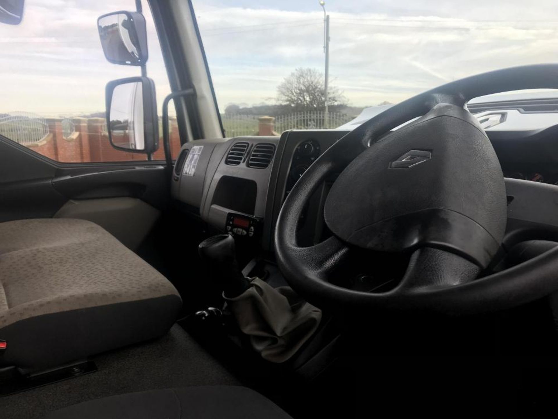 2010/10 REG RENAULT MIDLUM 180DXI REFRIGERATED TRUCK 7.5 TON SIDE DOOR, MANUAL BOX, STEEL SUSPENSION - Image 15 of 17