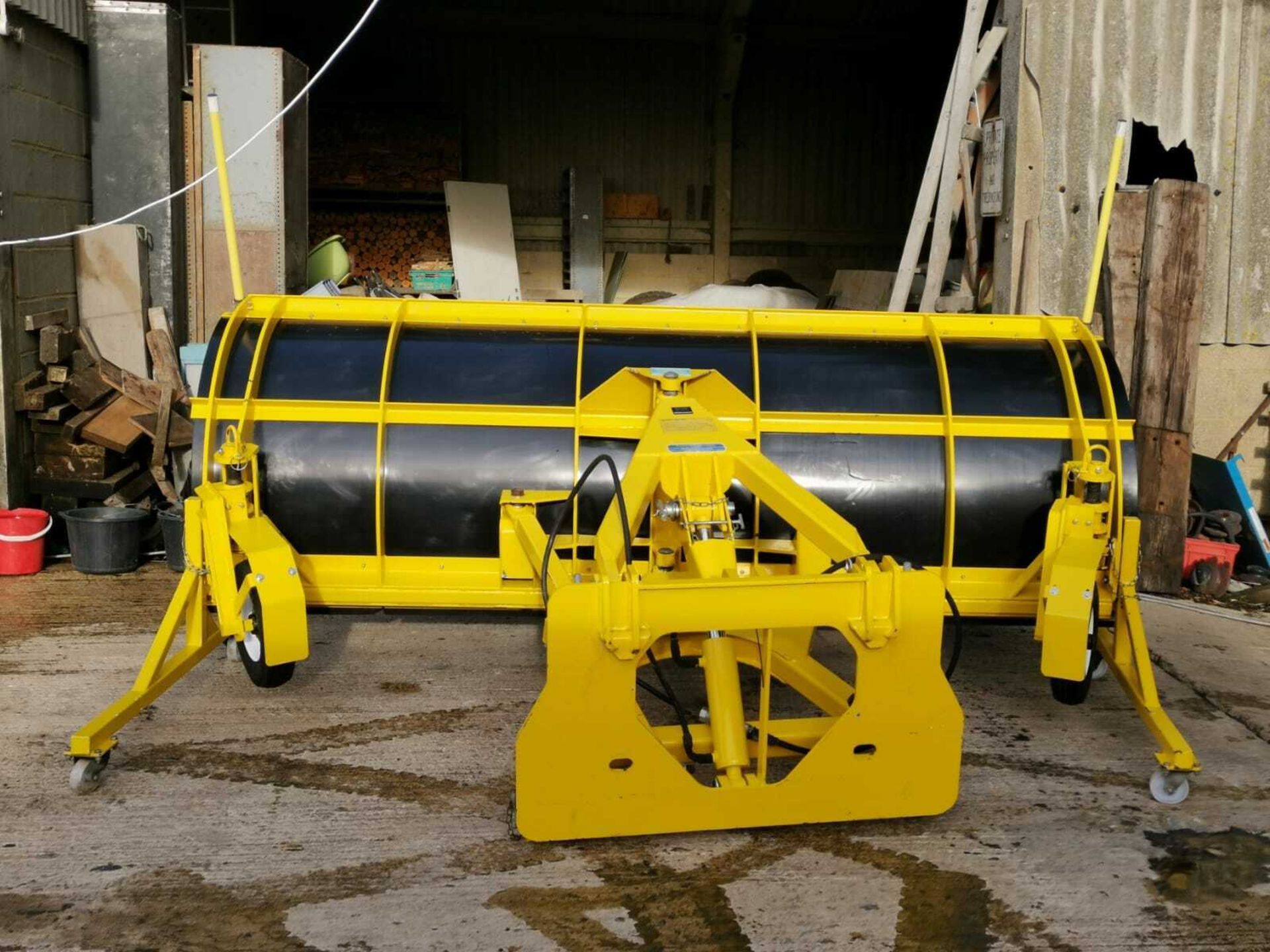 SNOW PLOUGH, TRACTOR, LORRY, ECON MODEL: WSPFPR39, DIRECT FROM M.O.D, 10' BLADE OR 3m. *PLUS VAT* - Image 2 of 8