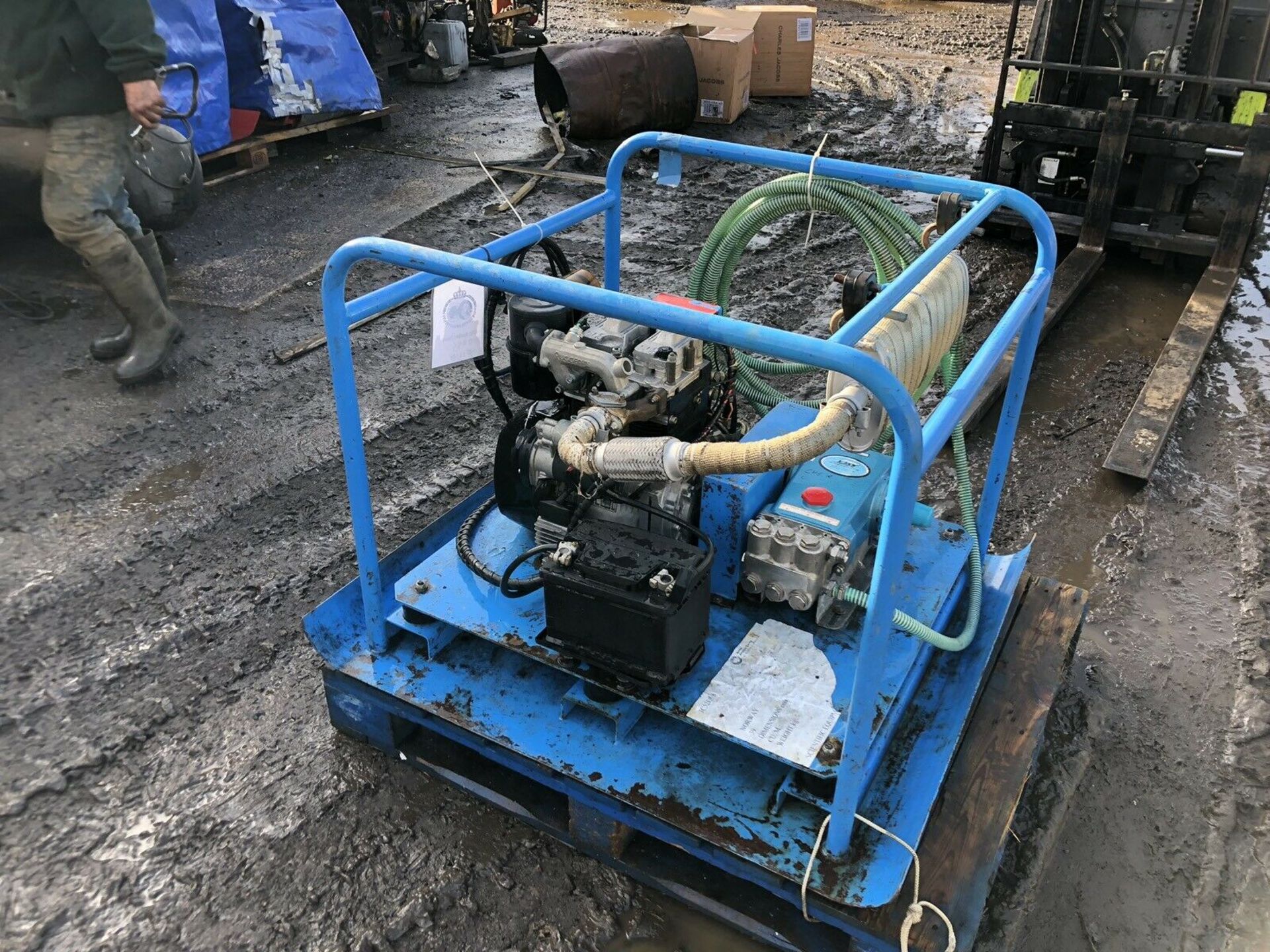 RUGGERINI 2 CYLINDER ELECTRIC START DIESEL JET WASH, CAT1051 PUMP (2200 PSI, 10GPM) VERY LITTLE USE - Image 2 of 6