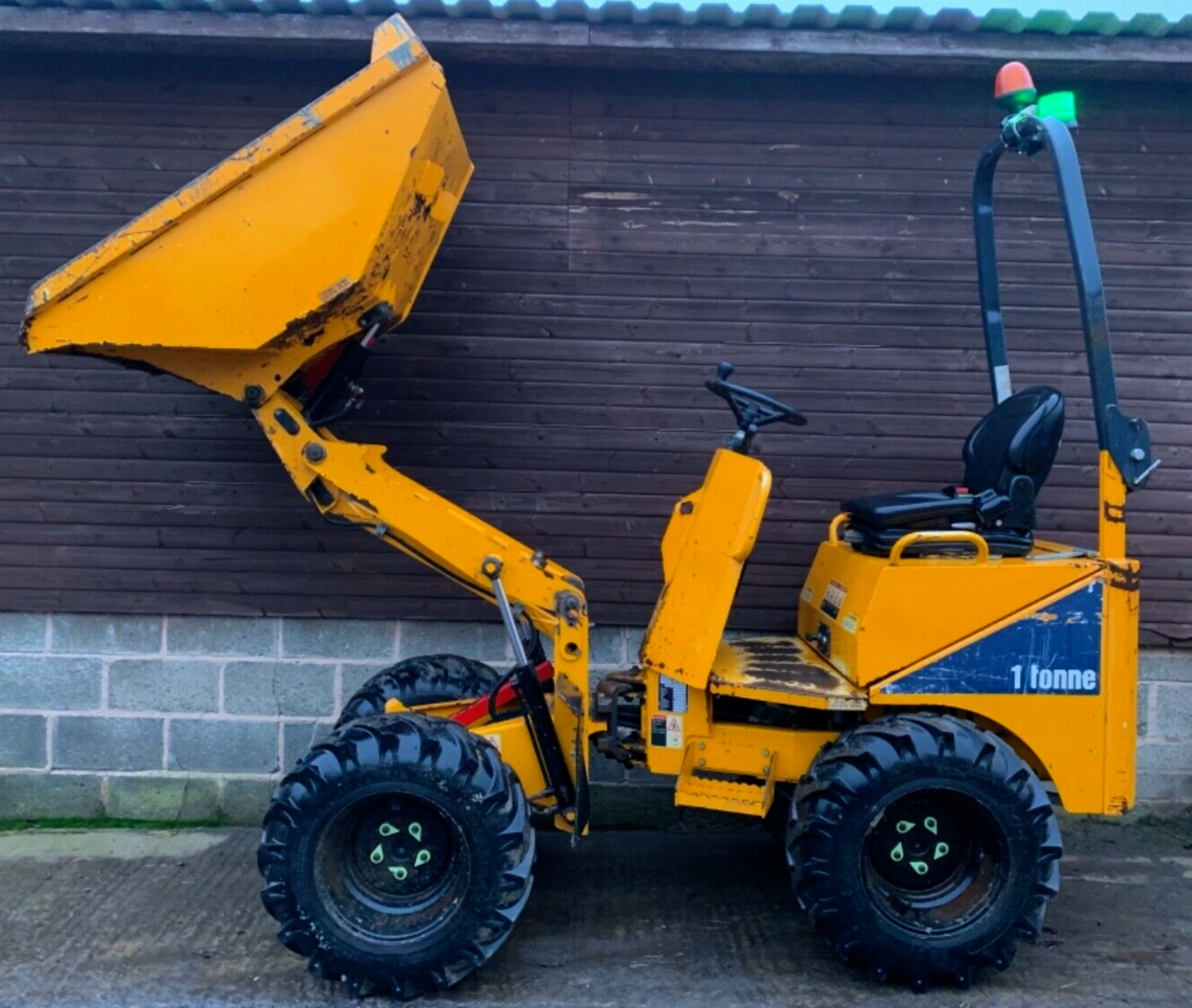 2014 THWAITES 1 TON HIGH TIP SKIP LOADER DUMPER 4X4 - Image 2 of 10