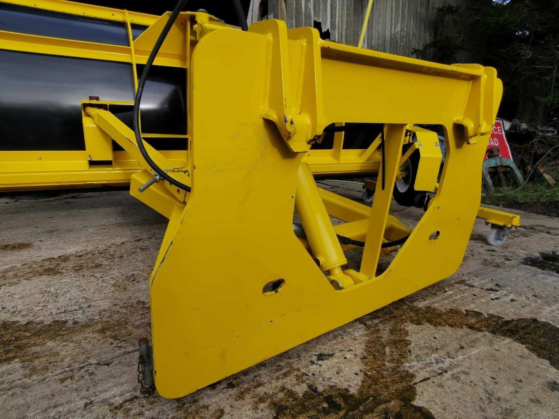 SNOW PLOUGH, TRACTOR, LORRY, ECON MODEL: WSPFPR39, DIRECT FROM M.O.D, 10' BLADE OR 3m. *PLUS VAT* - Image 4 of 8