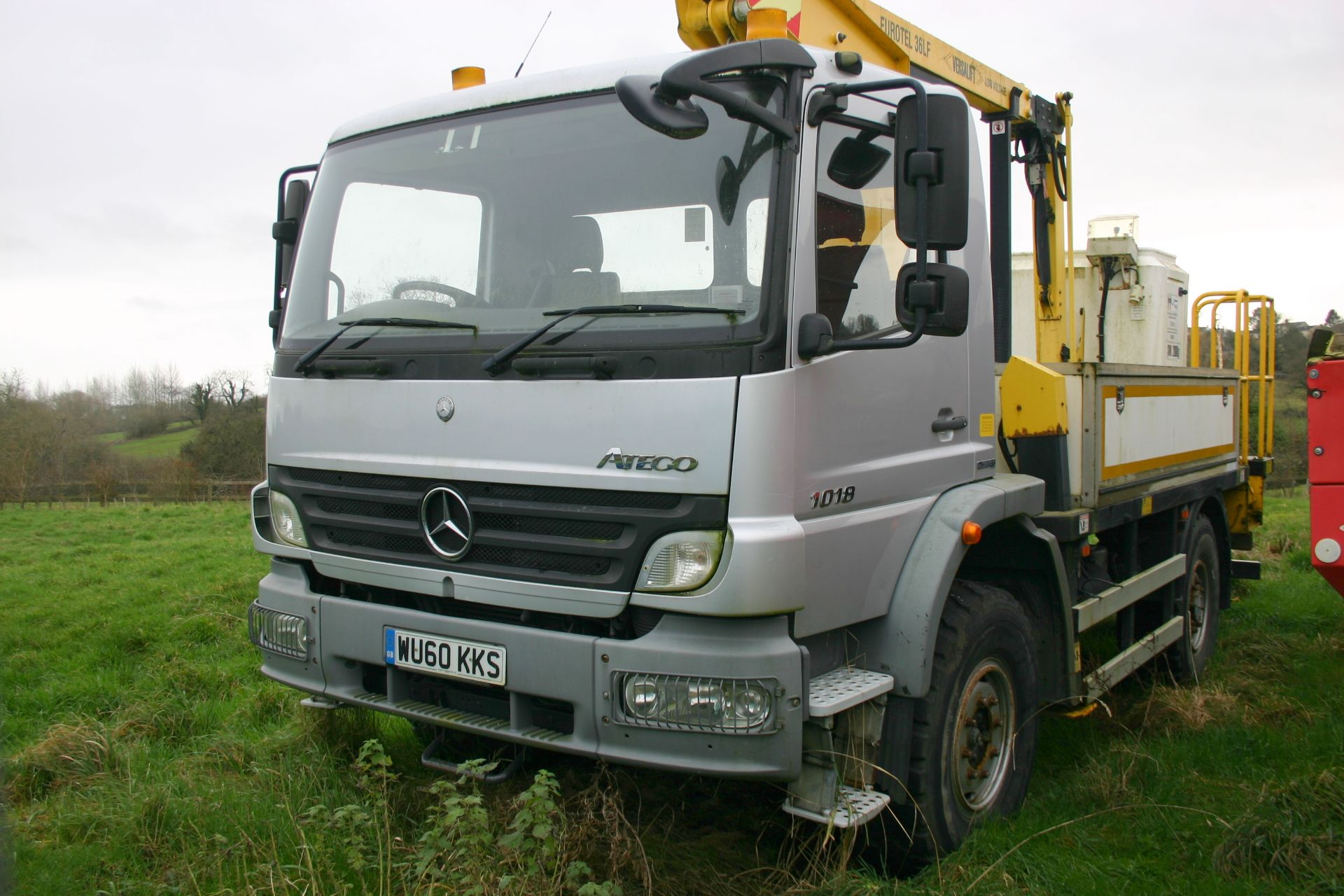 2011/60 REG MERCEDES ATEGO 1018 BLUETEC S 4.3 DIESEL 4WD TOWER WAGON, SHOWING 0 FORMER KEEPERS - Image 2 of 12