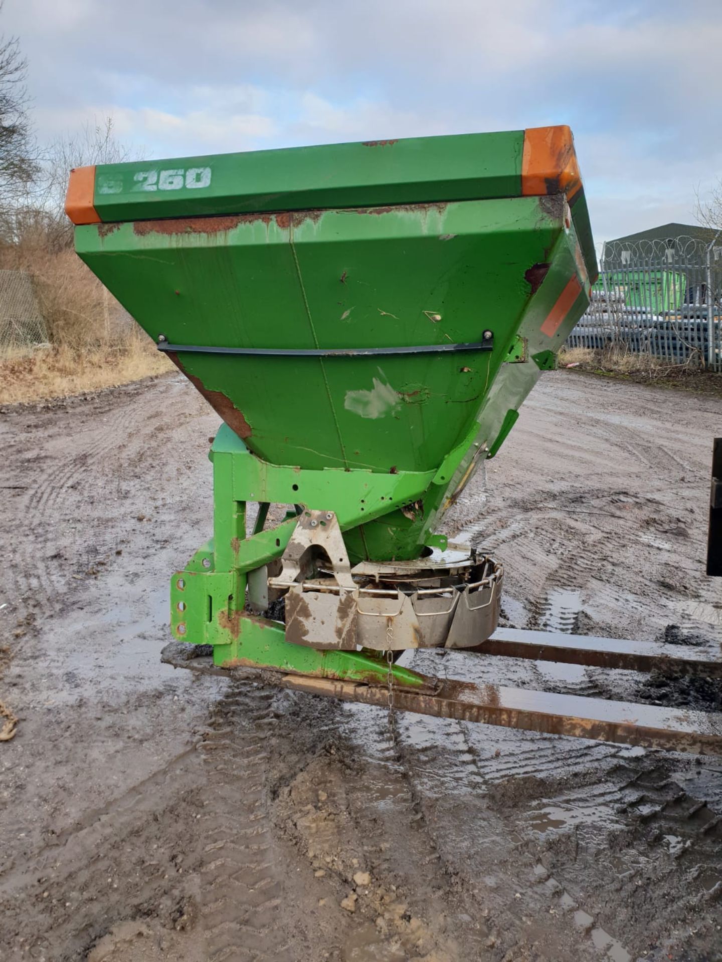 AMAZONEN-WERKE S260 SEED SPREADER, YEAR 2010, WORKING ORDER *NO VAT* - Image 5 of 6