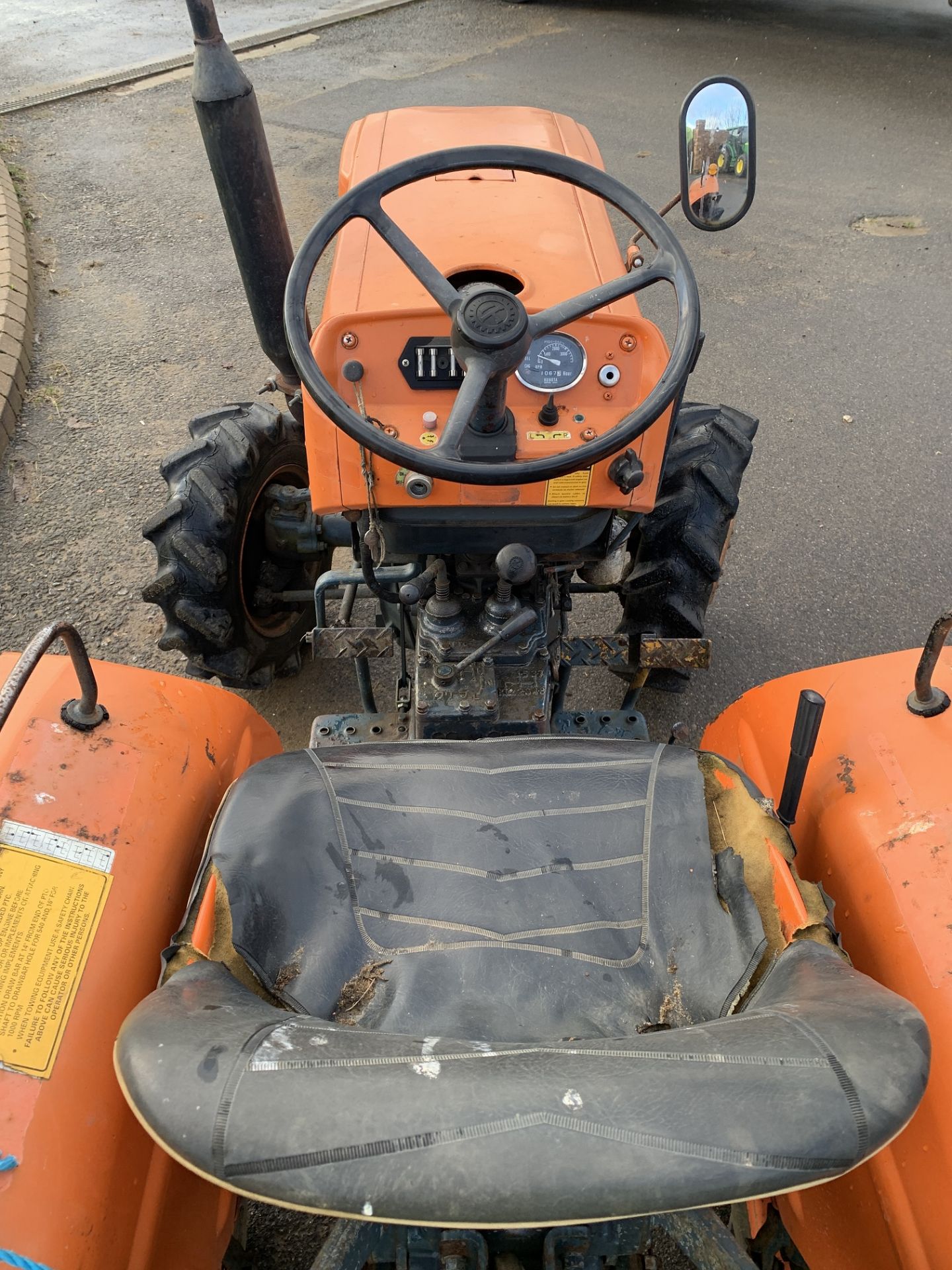 KUBOTA L1501 DOUBLE TRACTION DIESEL TRACTOR, SHOWING 1067 HOURS *PLUS VAT* - Image 6 of 7