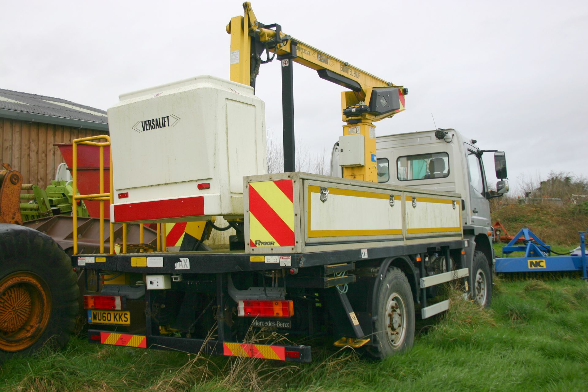 2011/60 REG MERCEDES ATEGO 1018 BLUETEC S 4.3 DIESEL 4WD TOWER WAGON, SHOWING 0 FORMER KEEPERS - Image 5 of 12