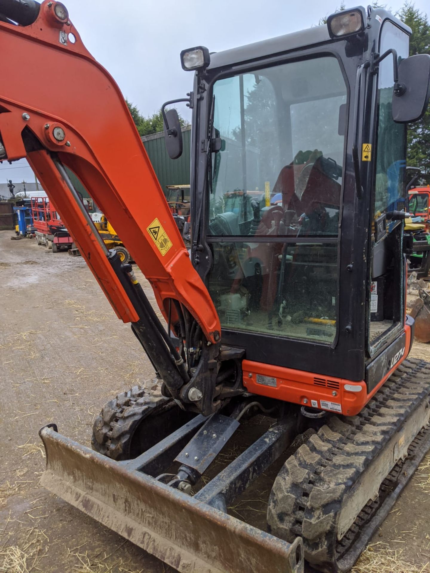 KUBOTA U27-4 RUBBER TRACKED COMPACT MINI DIGGER / EXCAVATOR, YEAR 2018, MASS 2665 KG *PLUS VAT* - Image 2 of 9