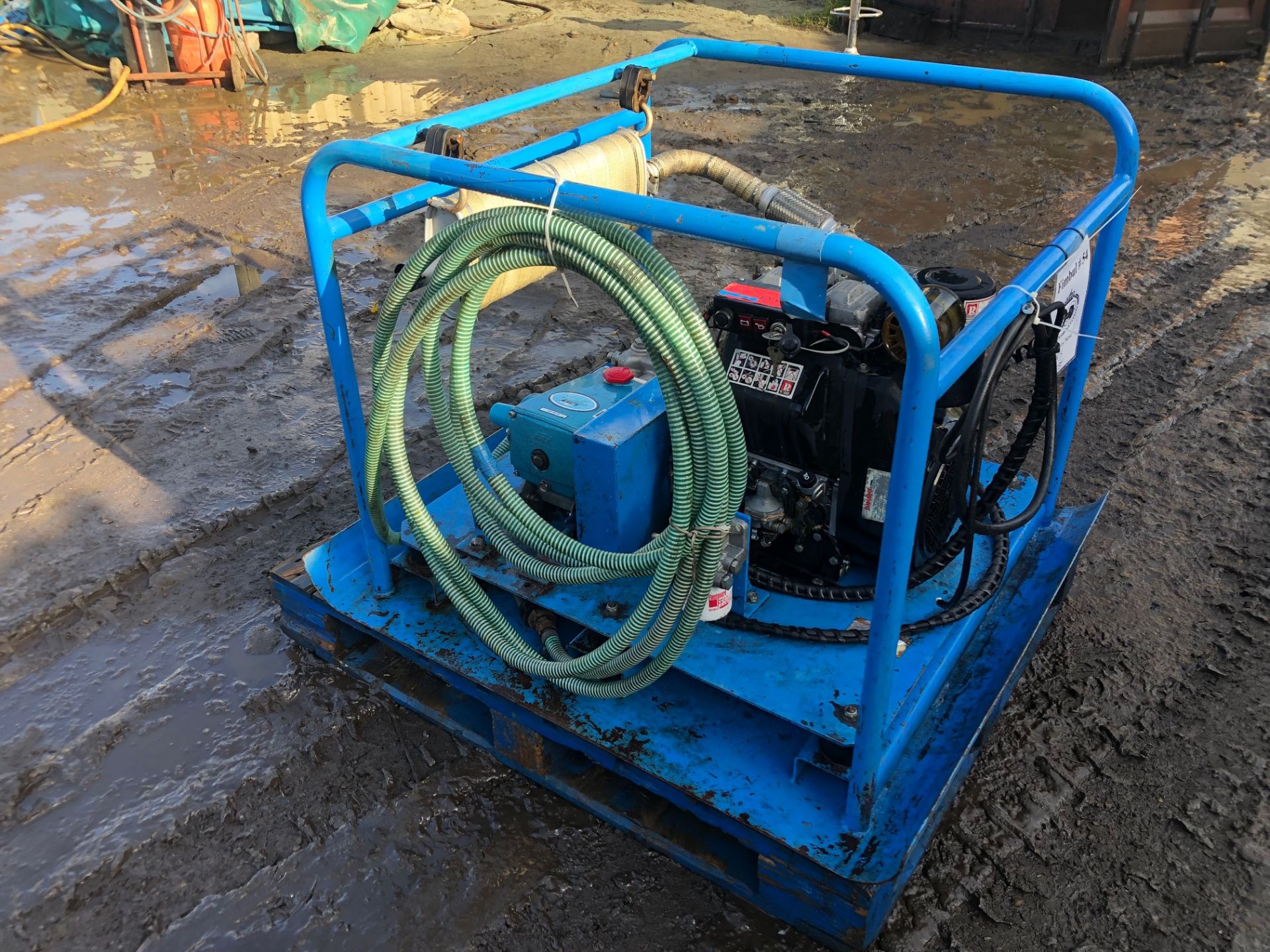 RUGGERINI 2 CYLINDER ELECTRIC START DIESEL JET WASH, CAT1051 PUMP (2200 PSI, 10GPM) VERY LITTLE USE - Image 2 of 6