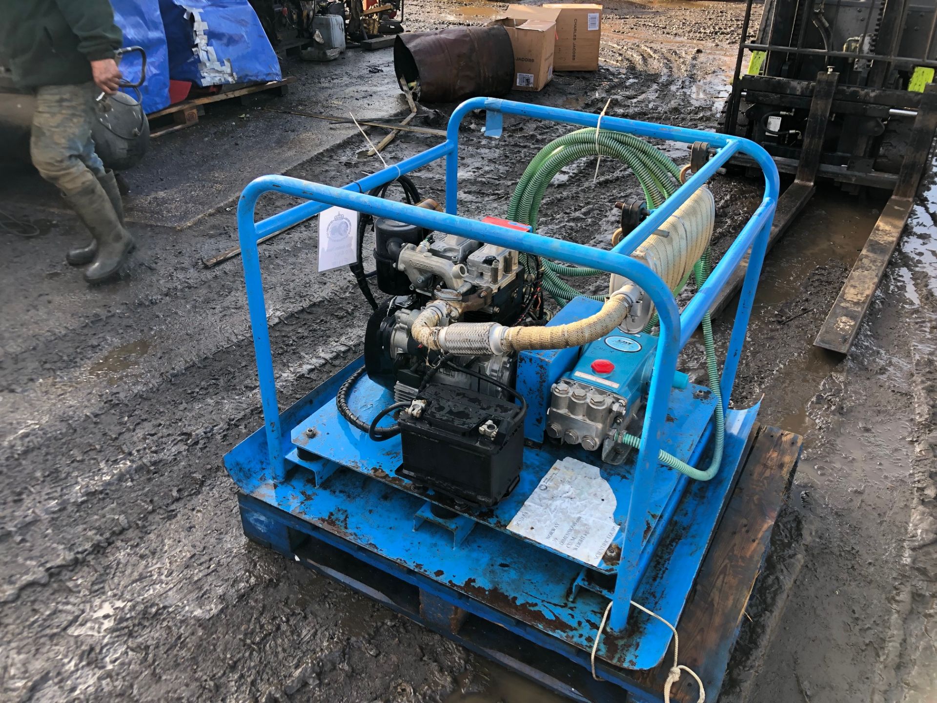 RUGGERINI 2 CYLINDER ELECTRIC START DIESEL JET WASH, CAT1051 PUMP (2200 PSI, 10GPM) VERY LITTLE USE - Image 4 of 6