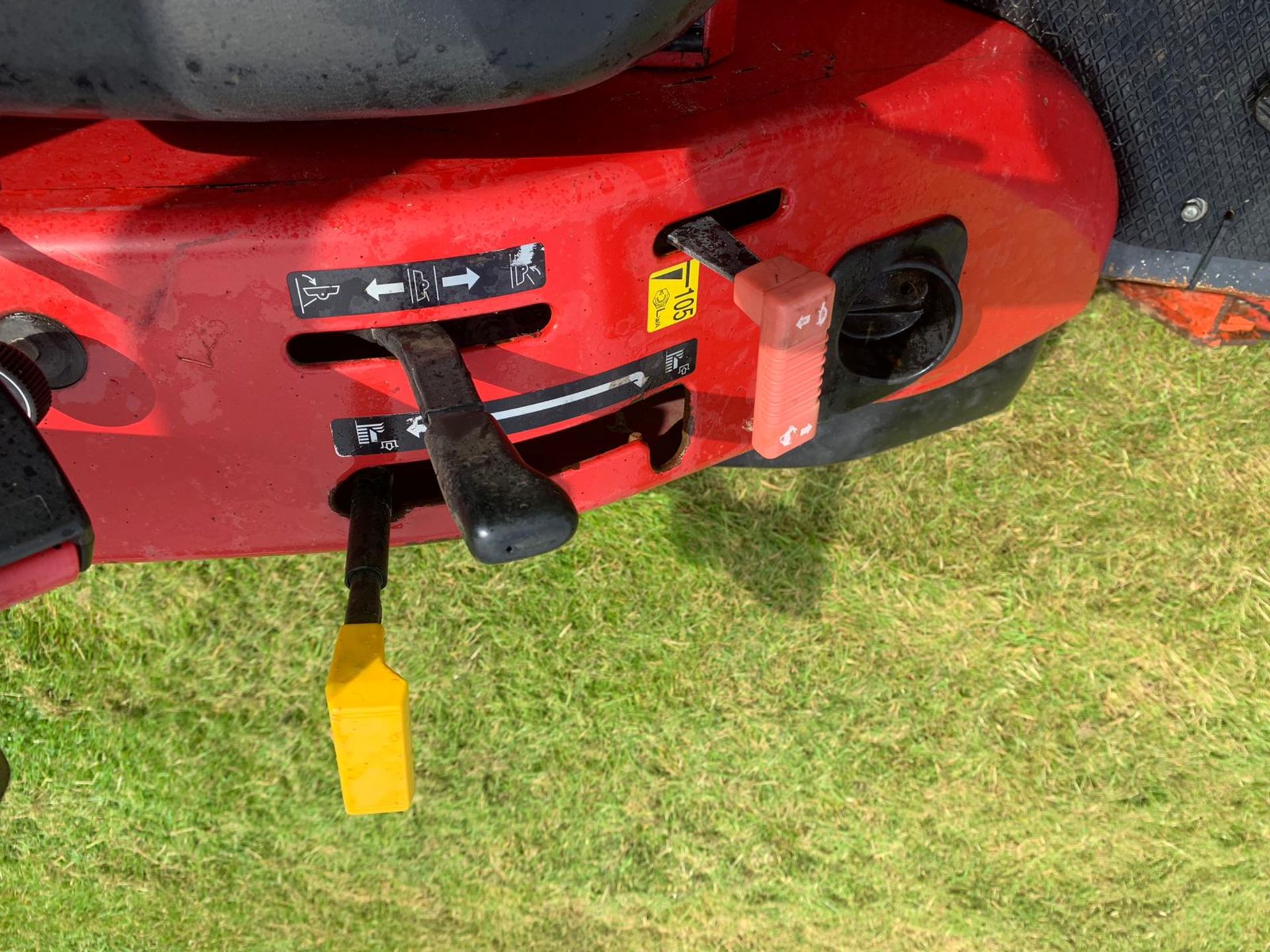 2013 SHIBAURA CM374 AUTO 4WD OUT FRONT ROTARY MOWER, RUNS, WORKS AND CUTS *PLUS VAT* - Image 7 of 12