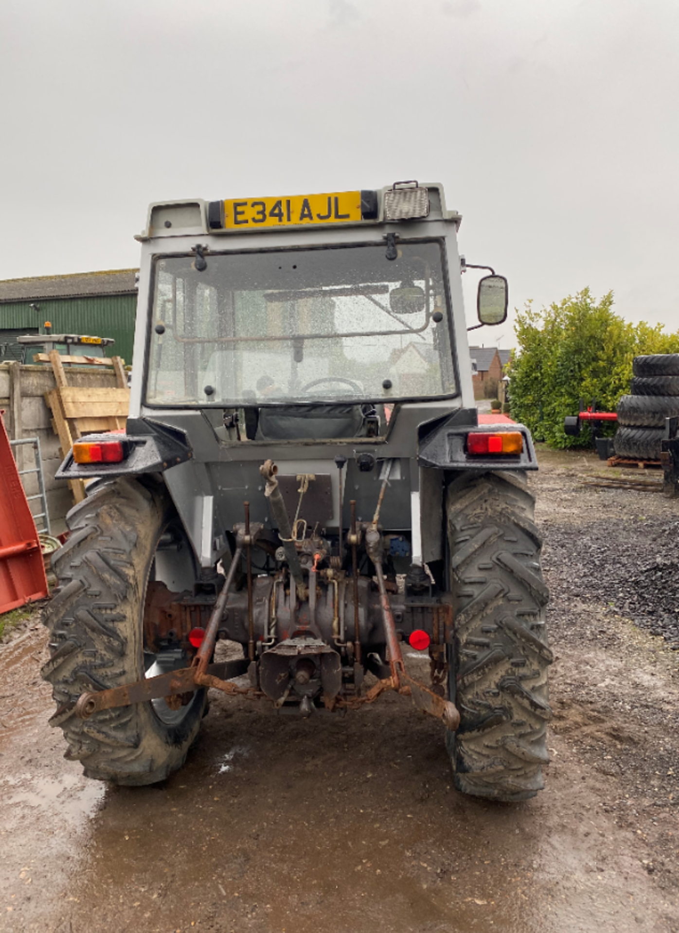 MASSEY FERGUSON 360 TRACTOR, 4 WHEEL DRIVE, YEAR 1987/88, STARTS, RUNS & DRIVES WELL - EX NURSERY - Image 4 of 4