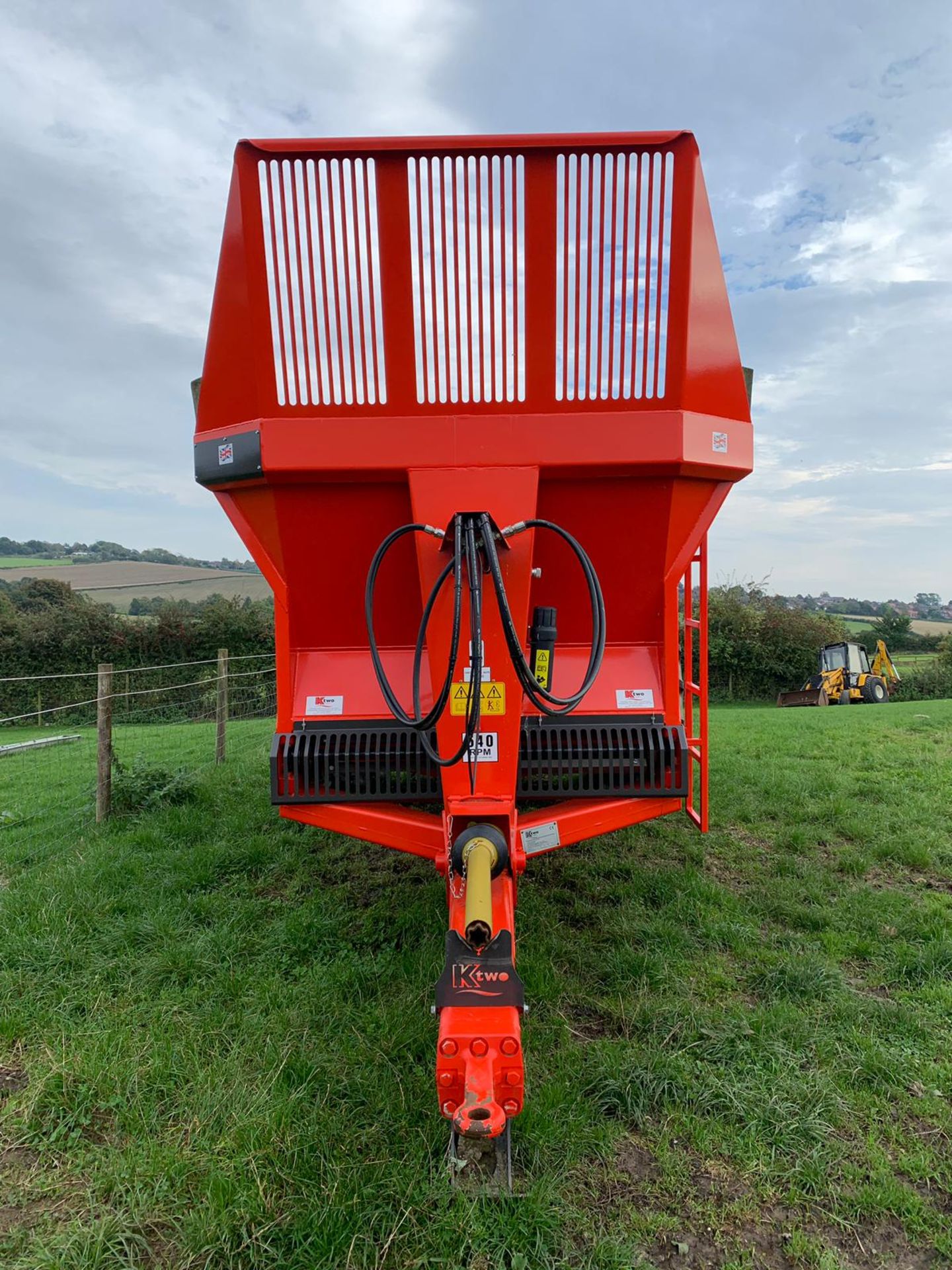 BRAND NEW 12 TONNE KTWO MUCK SPREADER, NEVER BEEN USED *PLUS VAT* - Image 2 of 11