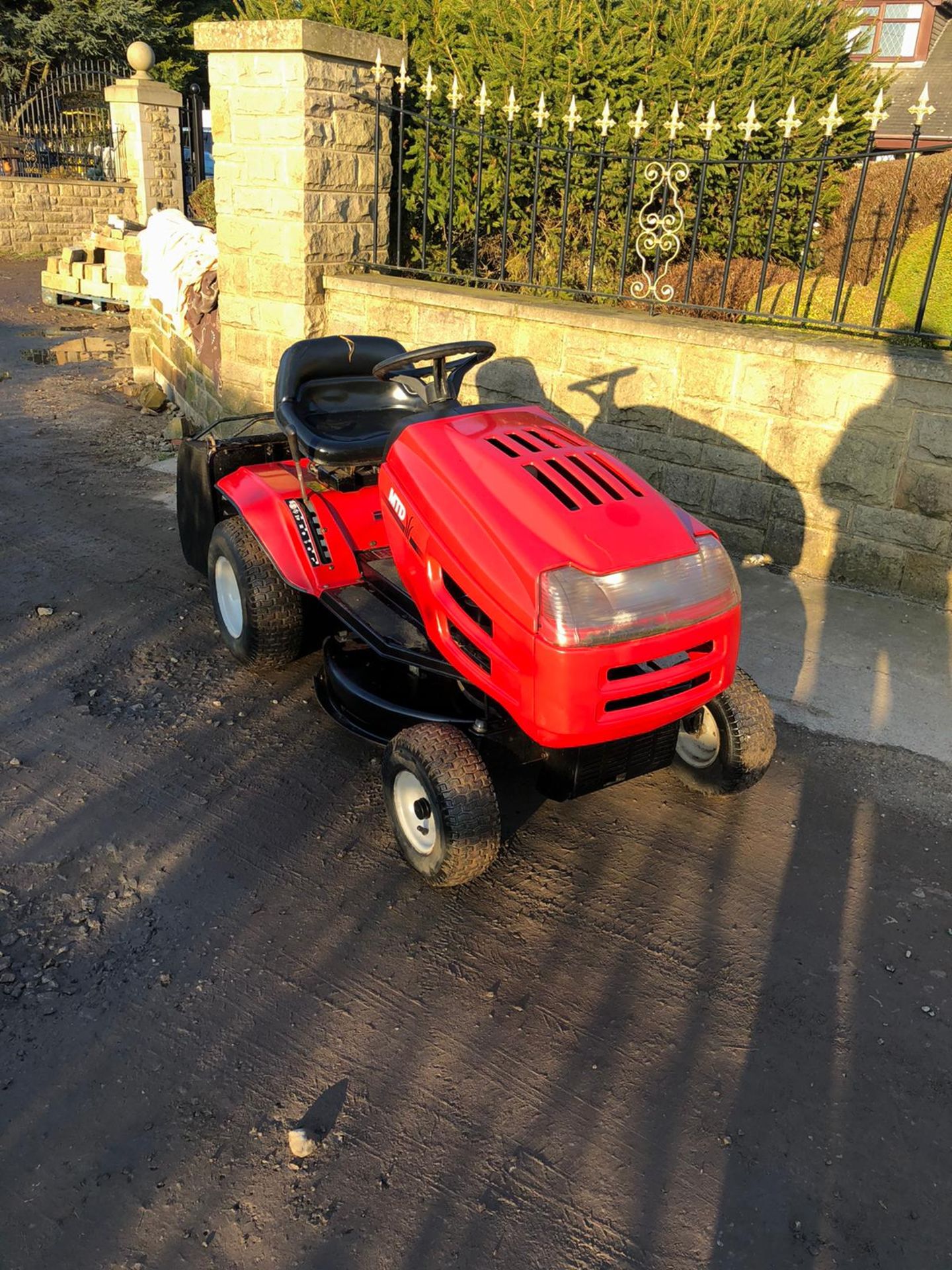 MTD / LAWNFLITE J / 126 RIDE ON LAWN MOWER, BRIGGS & STRATTON 13HP ENGINE *NO VAT* - Image 7 of 7