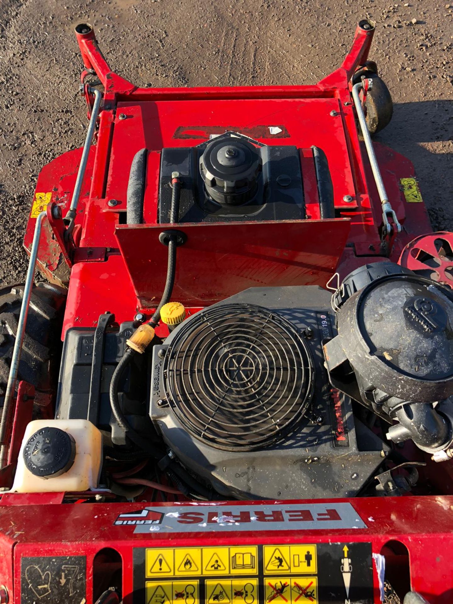 FERRIS COMFORT CONTROL DD TWIN WHEEL WALK BEHIND MOWER, RUNS, WORKS AND CUTS *PLUS VAT* - Image 3 of 6