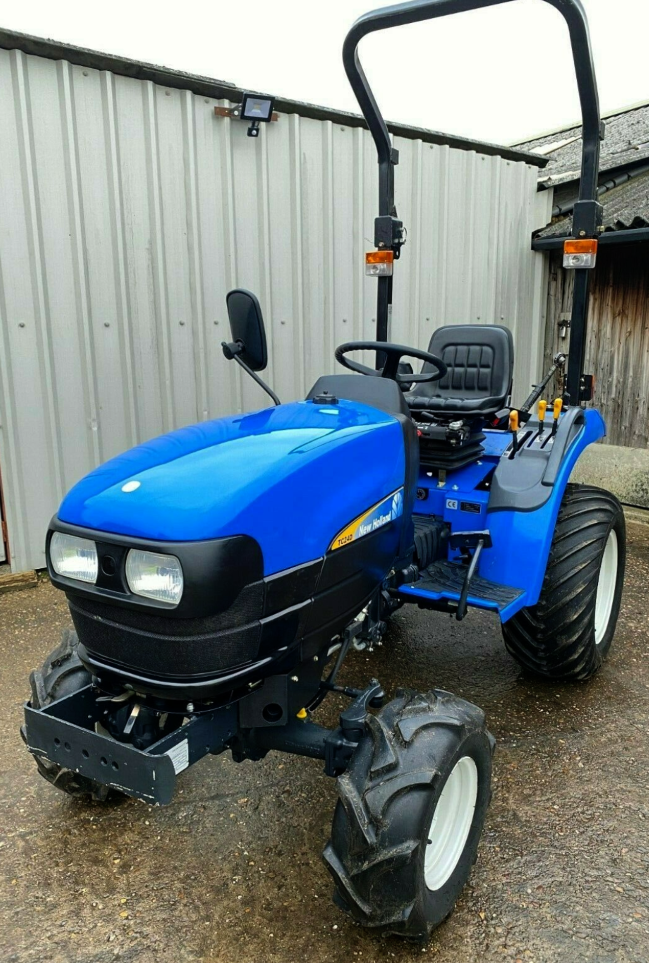 MINT 2010 NEW HOLLAND NH TC24D 4 X 4 368 HOURS ! MUST SEE ! - Image 2 of 8