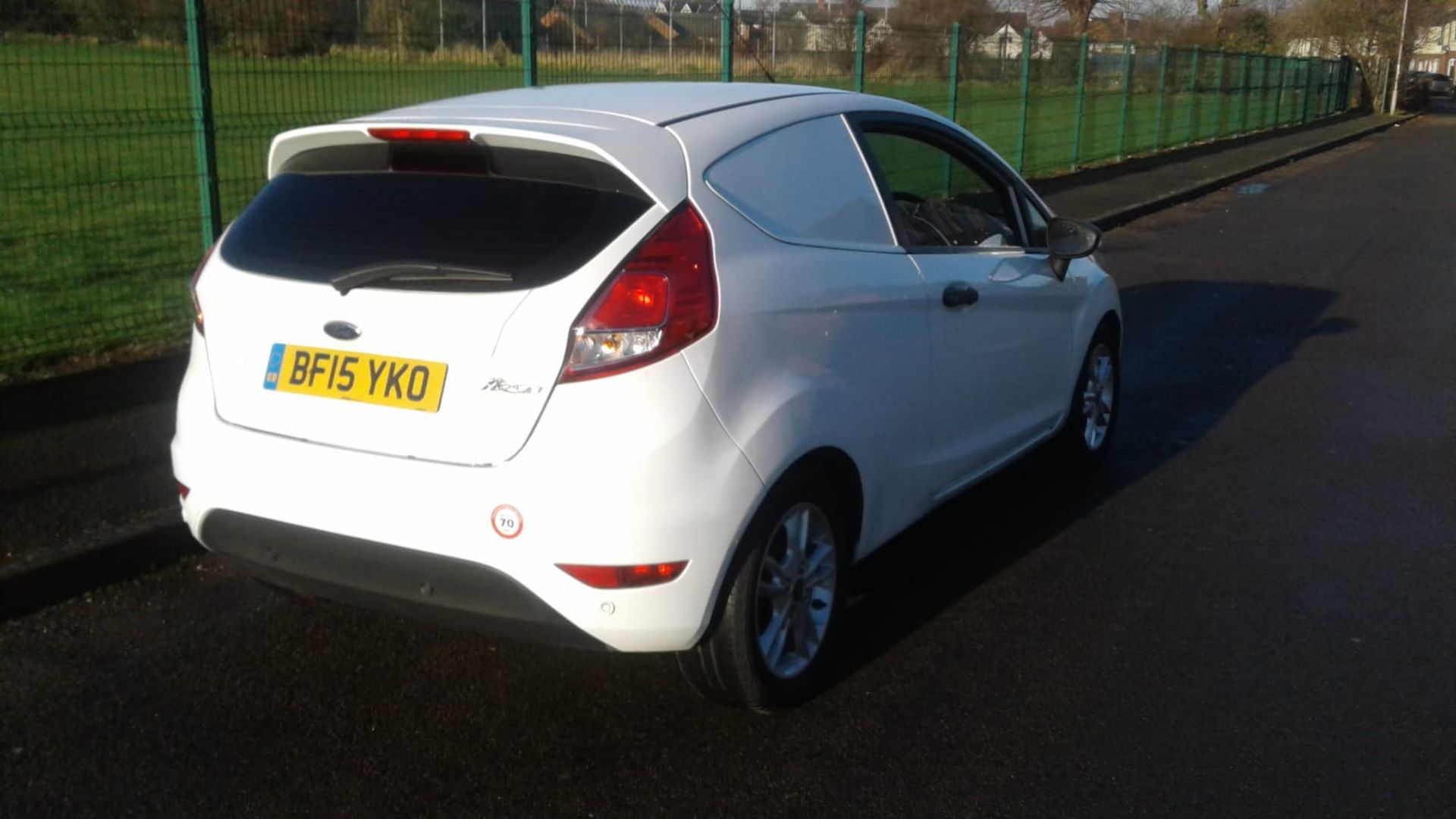 2015/15 REG FORD FIESTA ECONETIC TECH TDCI 1.6 CAR DERIVED VAN, SHOWING 0 FORMER KEEPERS *NO VAT* - Image 6 of 12