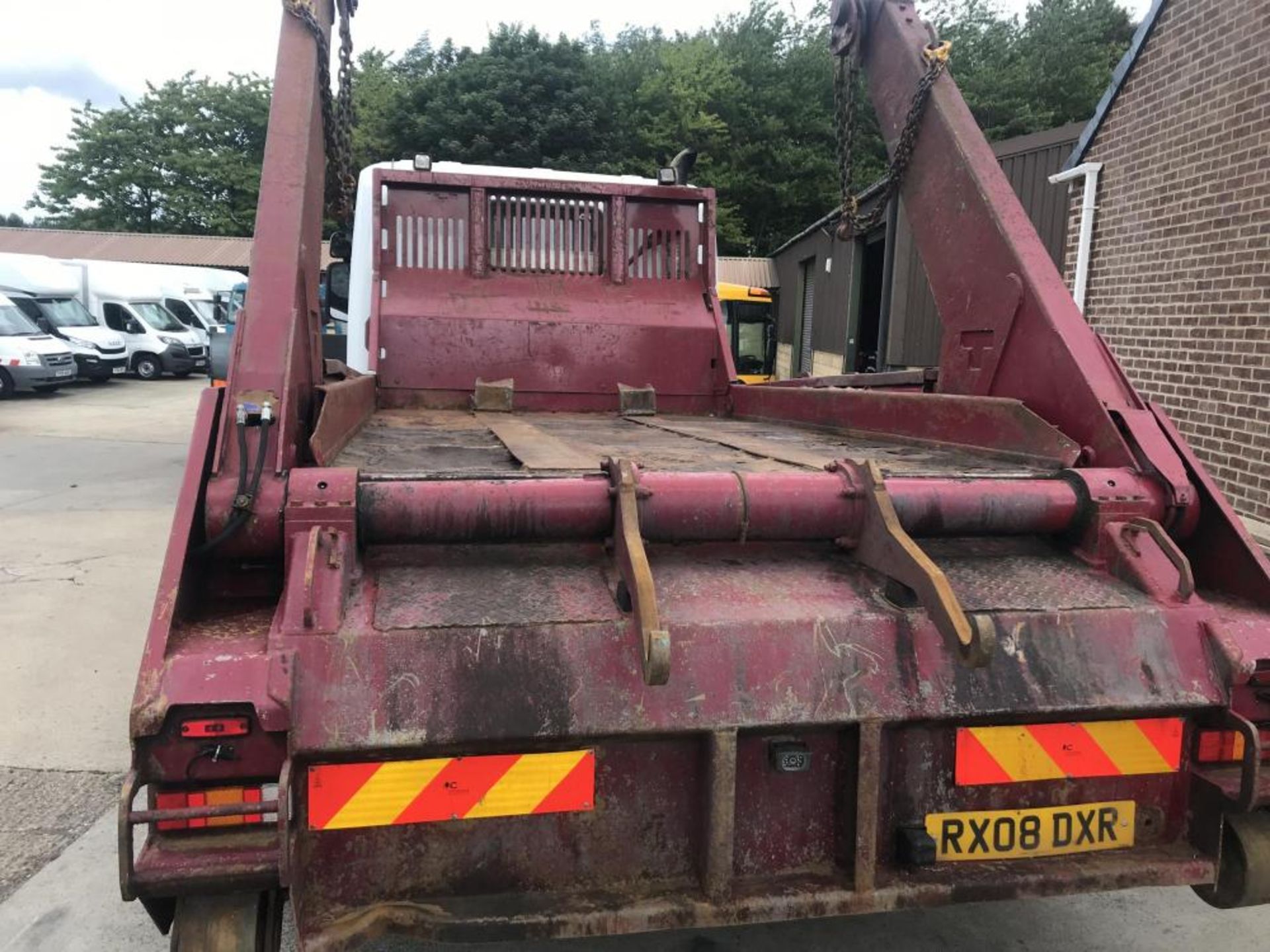 2008/08 REG SCANIA P230 18TON SKIP LOADER EXTENDING ARMS MANUAL GEARBOX, SHOWING 1 FORMER KEEPER - Image 6 of 11