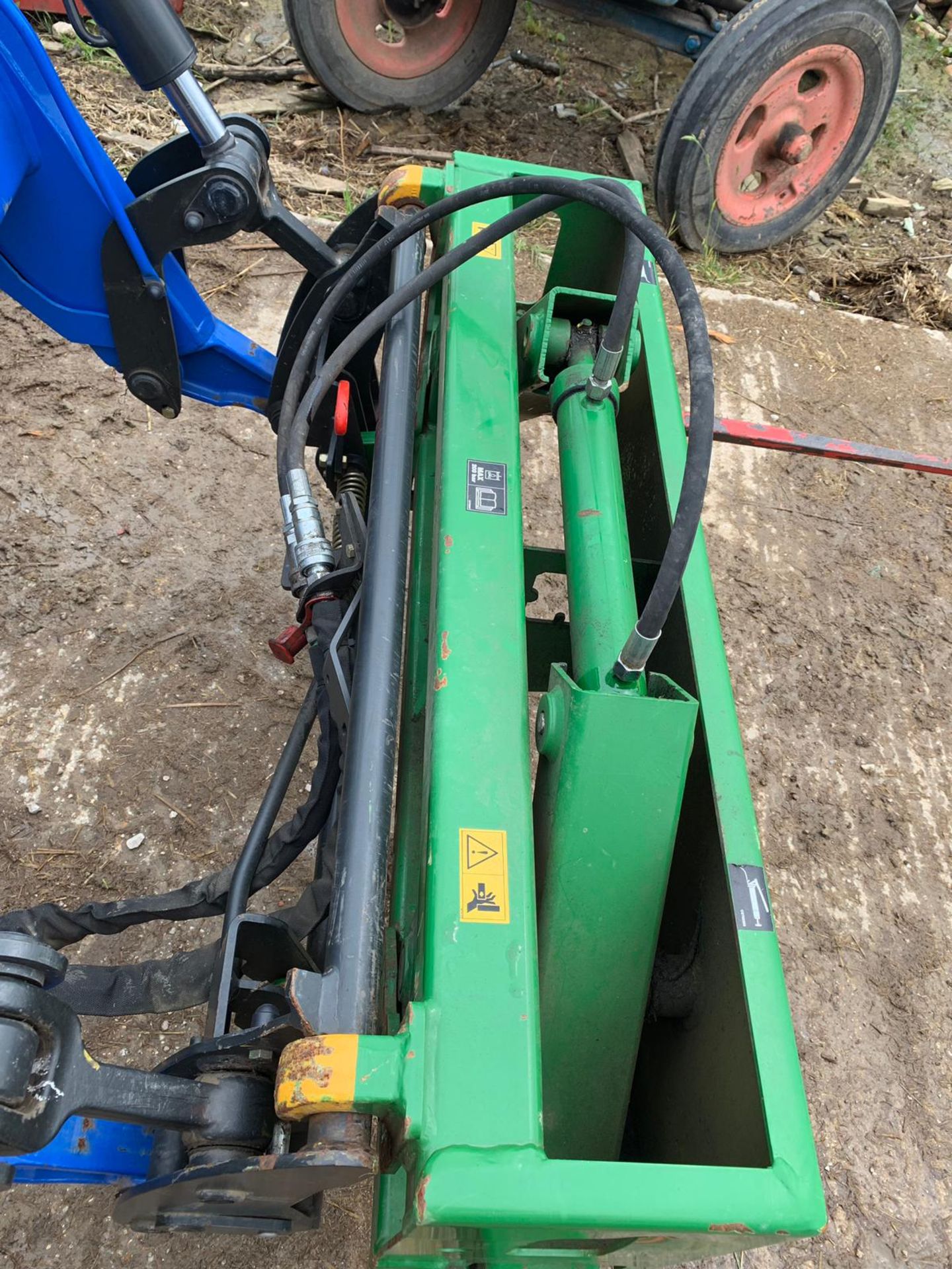 2016 MCHALE ROUND BALE HANDLER ATTACHMENT *PLUS VAT* - Image 4 of 5