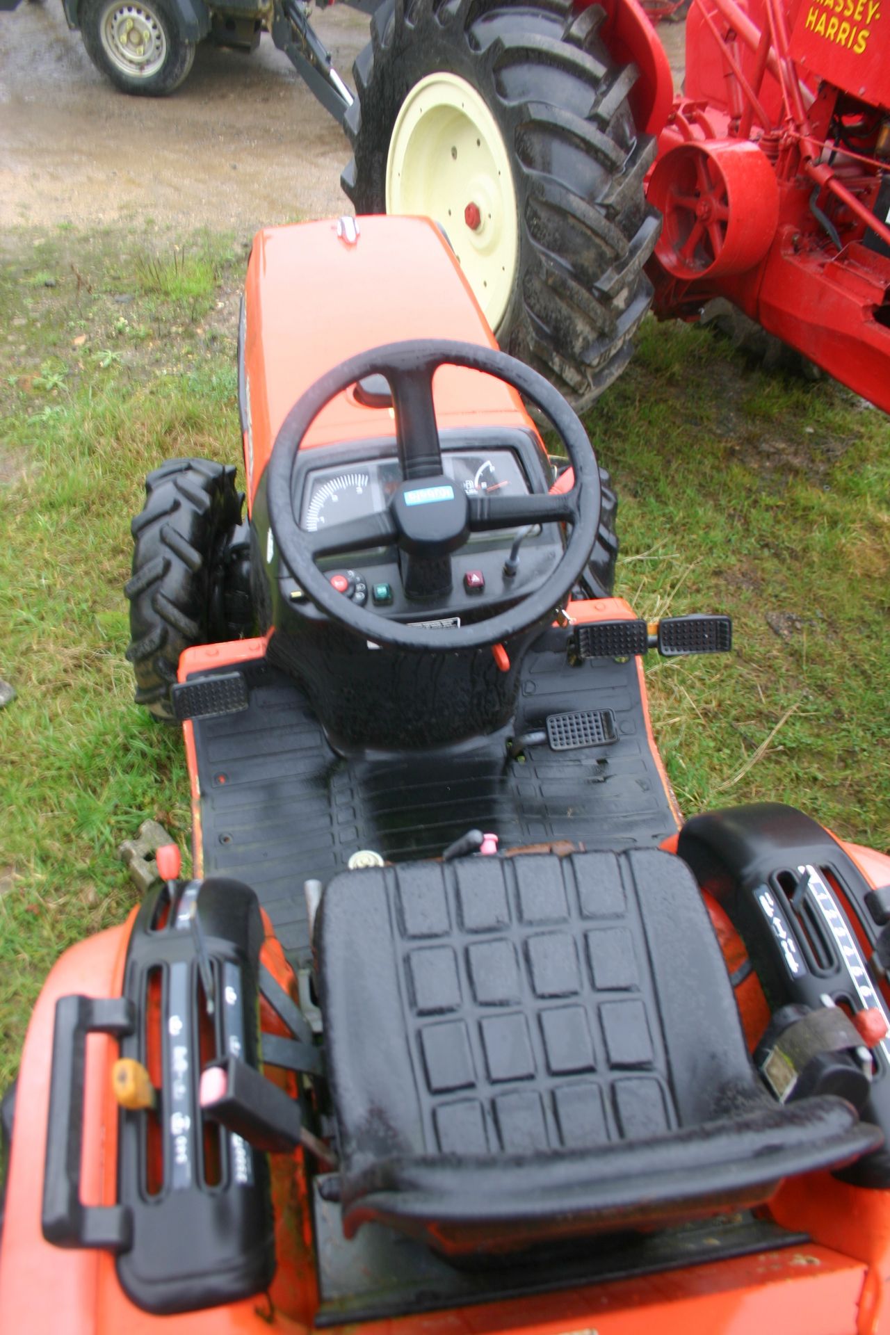 KUBOTA B2110 HST COMPACT TRACTOR 4WD, SHOWING 1189 HOURS, AGRICULTURAL TYRES *PLUS VAT* - Image 5 of 6