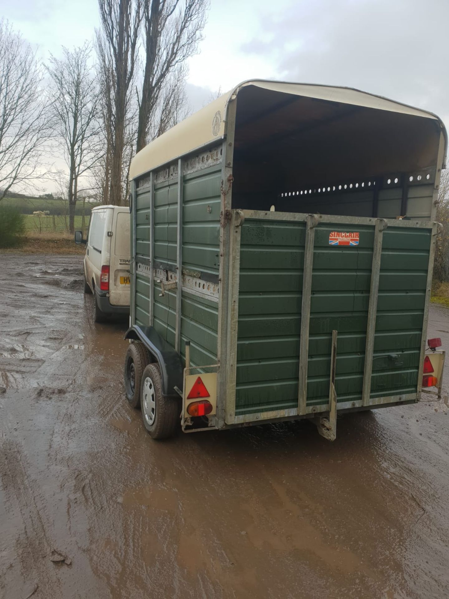 GOOD SOLID TWIN AXLE HORSEBOX TRAILER WITH GALVANISED CHASSIS *NO VAT* - Image 5 of 8