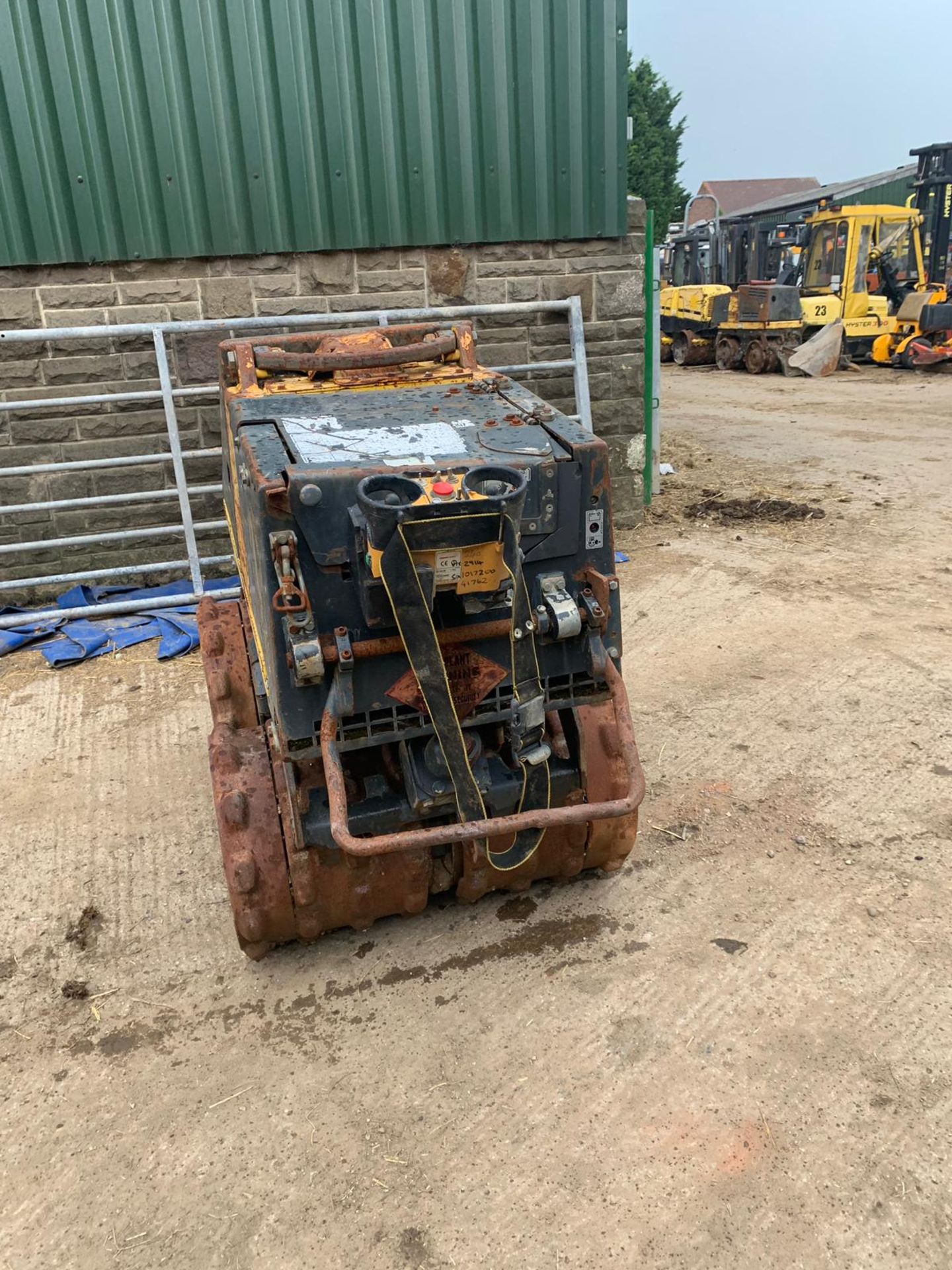 2005 BOMAG BMP 851 REMOTE CONTROL MULTI-PURPOSE WALK-BEHIND COMPACTOR, POWER 13.8 KW *PLUS VAT* - Image 3 of 9