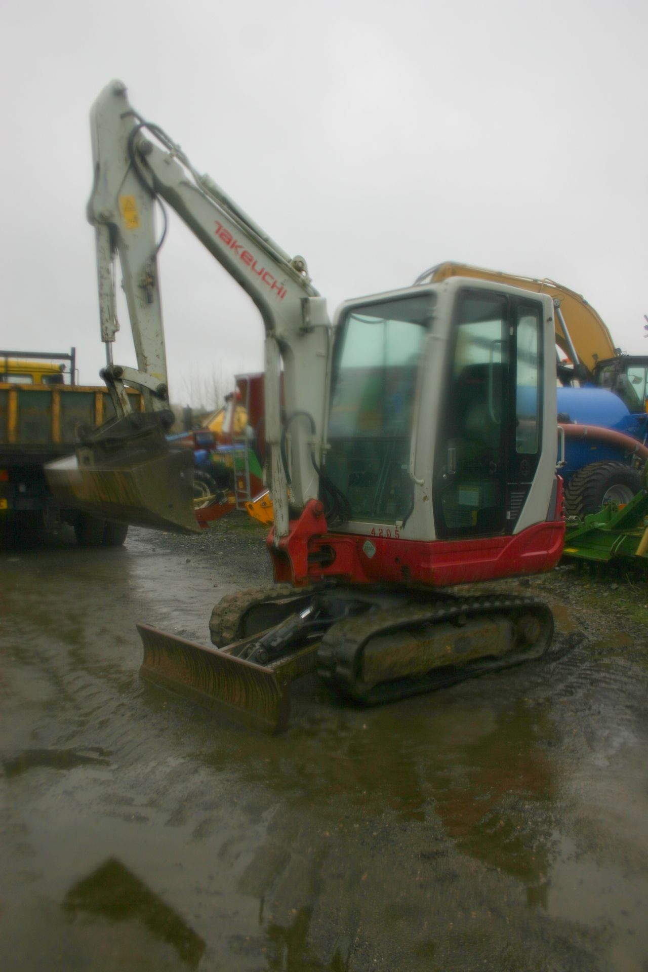 TAKEUCHI TB228 TRACKED CRAWLER COMPACT EXCAVATOR / DIGGER, YEAR 2012, ONE OWNER FROM NEW *PLUS VAT* - Image 6 of 14