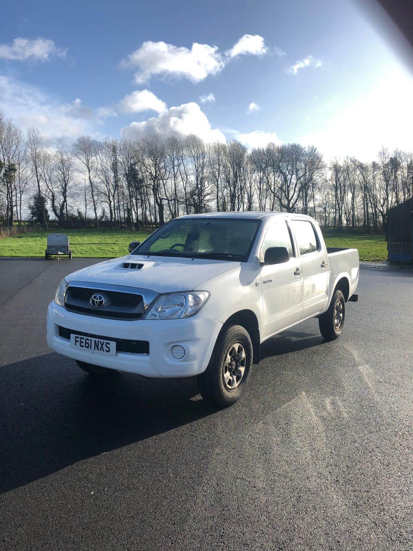 2011/61 REG TOYOTA HILUX HL2 D-4D 4X4 DOUBLE CAB PICK-UP 2.5 DIESEL, SHOWING 1 FORMER KEEPER *NO VAT