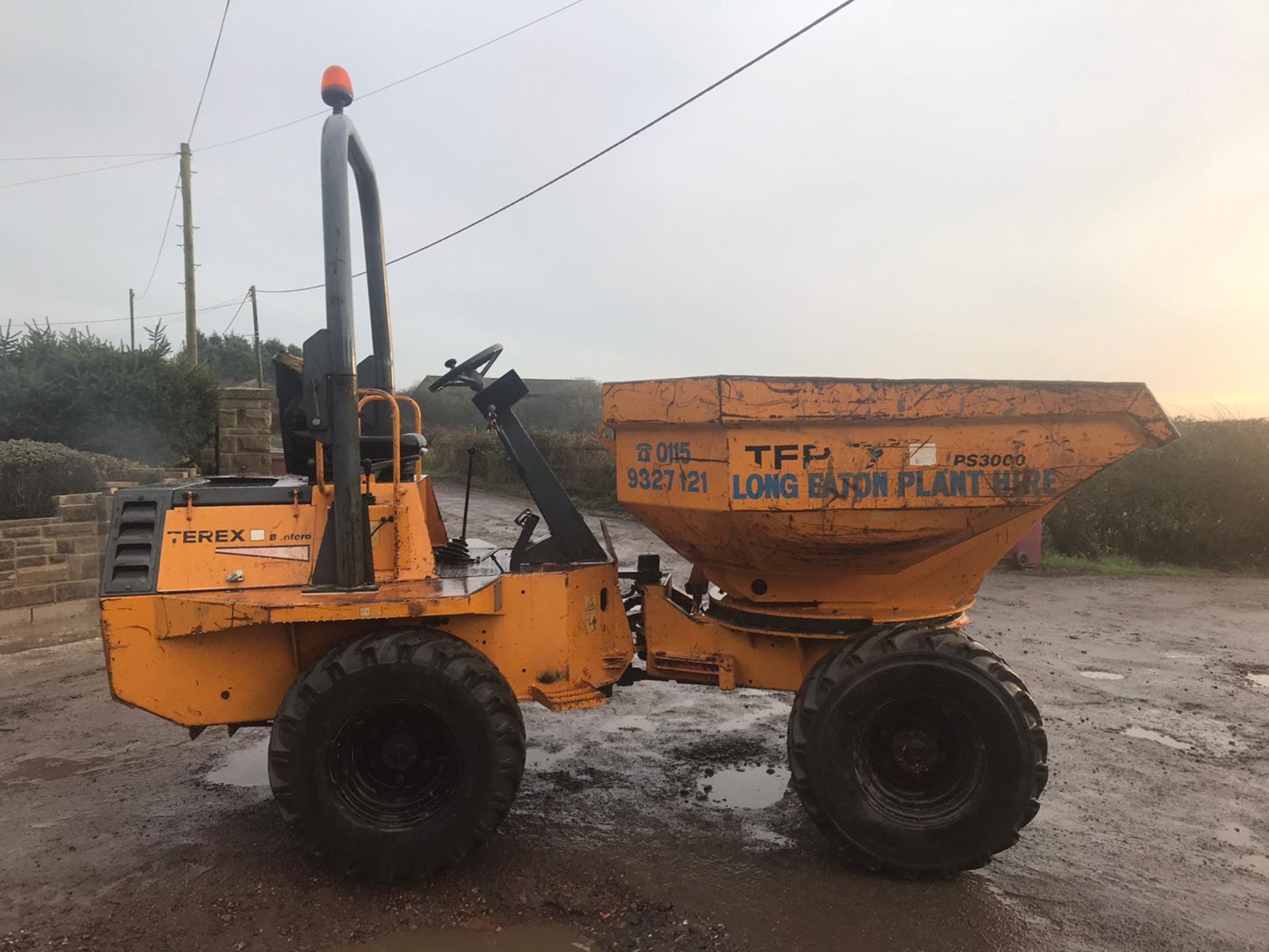 TEREX BENFORD PS3000 SWIVEL SKIP DUMPER 3 TONNE, YEAR 2005 *PLUS VAT* - Image 2 of 5