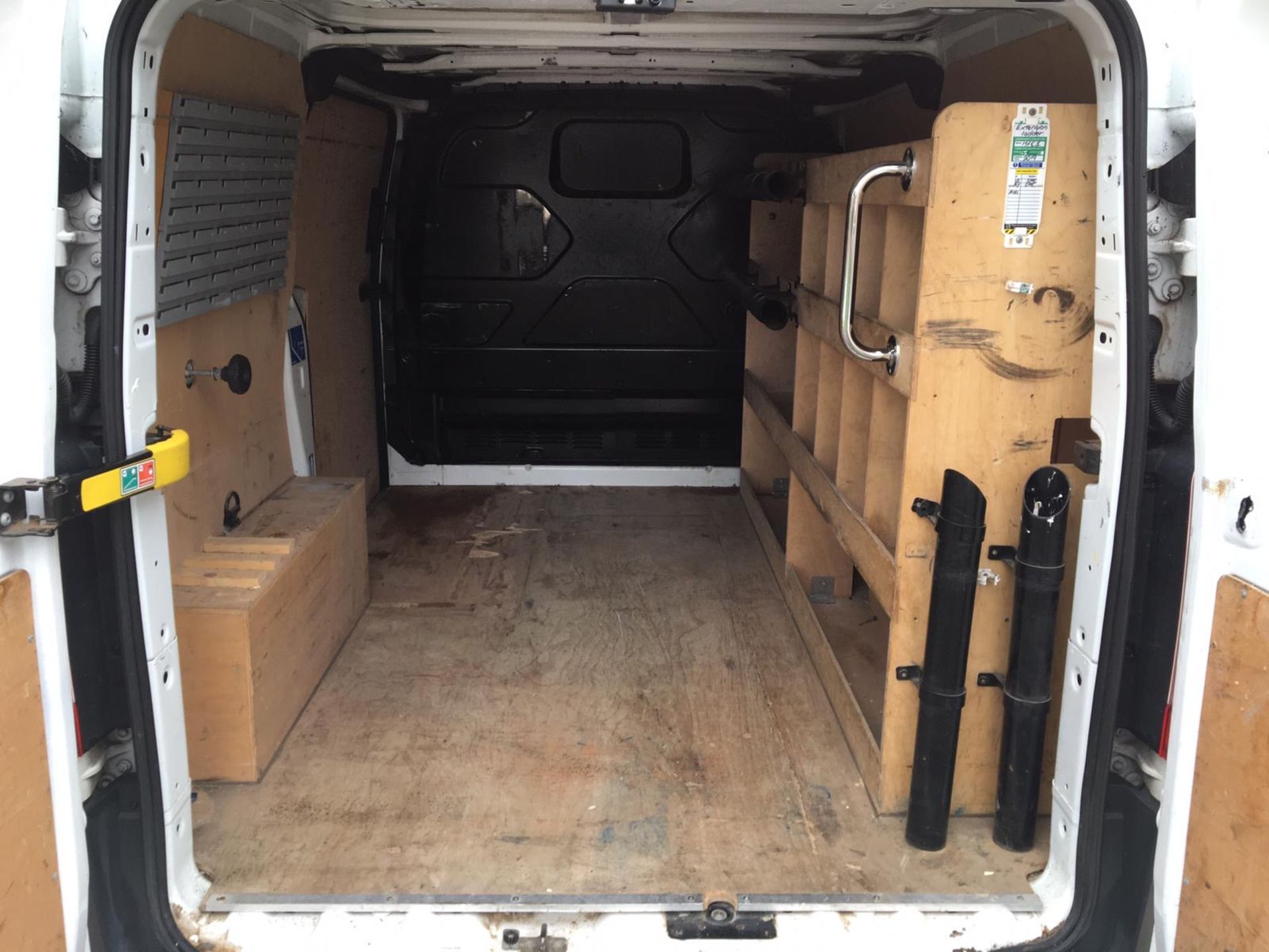 2015/65 REG FORD TRANSIT CUSTOM 270 ECO-TECH 2.2 DIESEL WHITE PANEL VAN, SHOWING 0 FORMER KEEPERS - Image 9 of 14