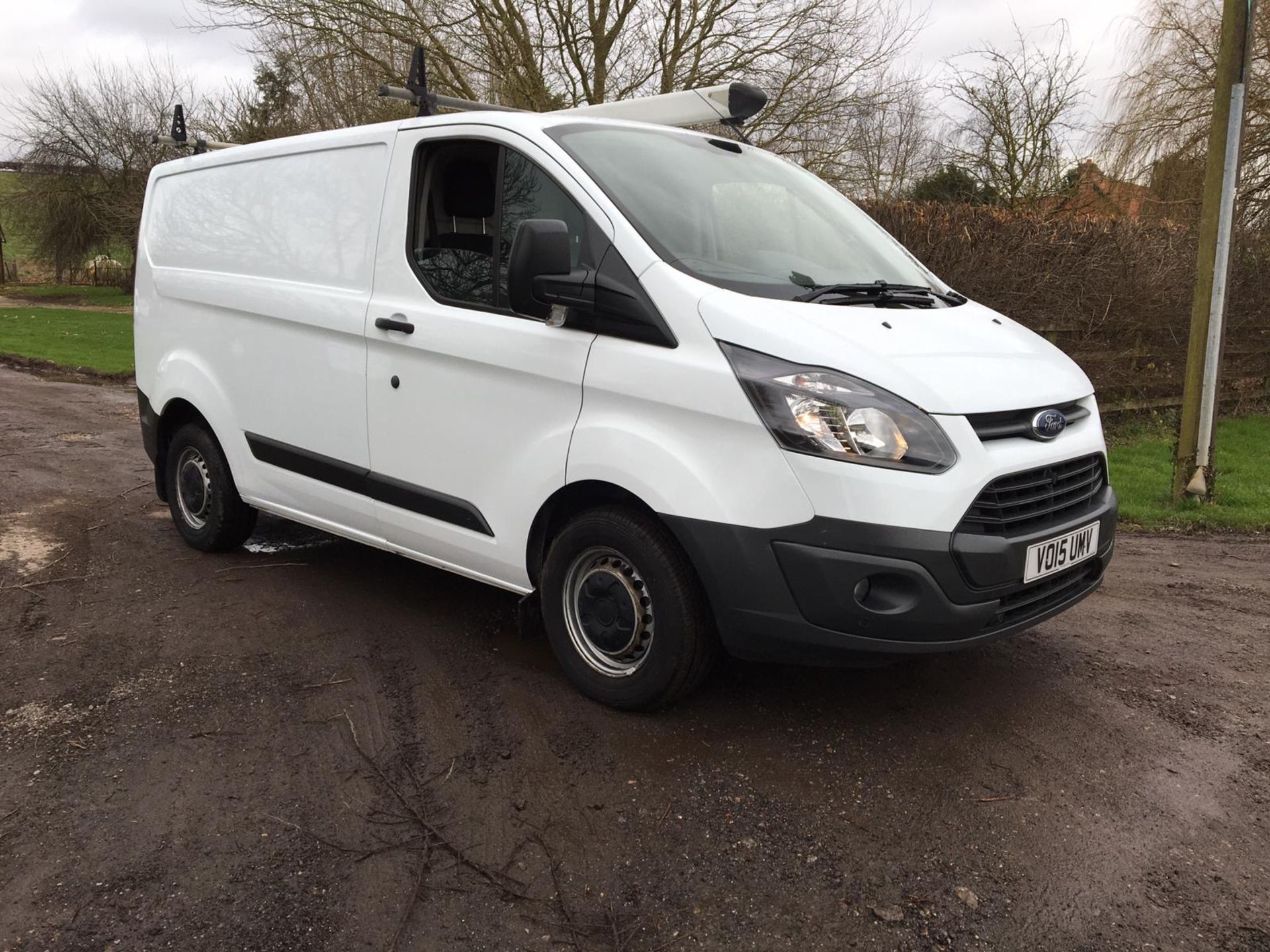 2015/65 REG FORD TRANSIT CUSTOM 270 ECO-TECH 2.2 DIESEL WHITE PANEL VAN, SHOWING 0 FORMER KEEPERS