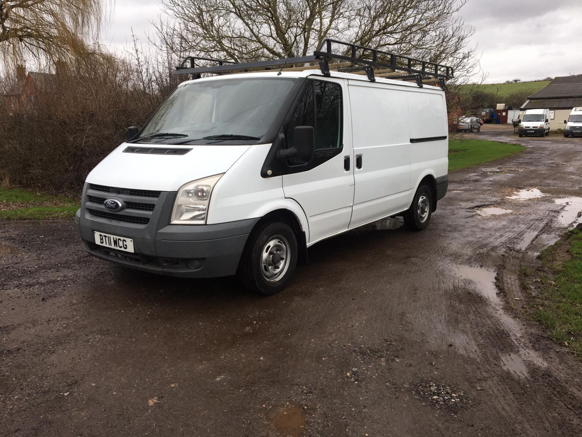 2011/11 REG FORD TRANSIT 85 T280M FWD MWB 2.2 DIESEL PANEL VAN, SHOWING 2 FORMER KEEPERS *PLUS VAT* - Image 3 of 13