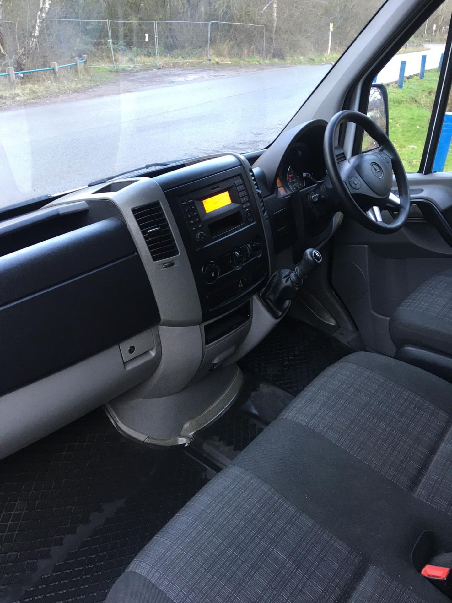 2016 MERCEDES SPRINTER MWB - Image 11 of 17