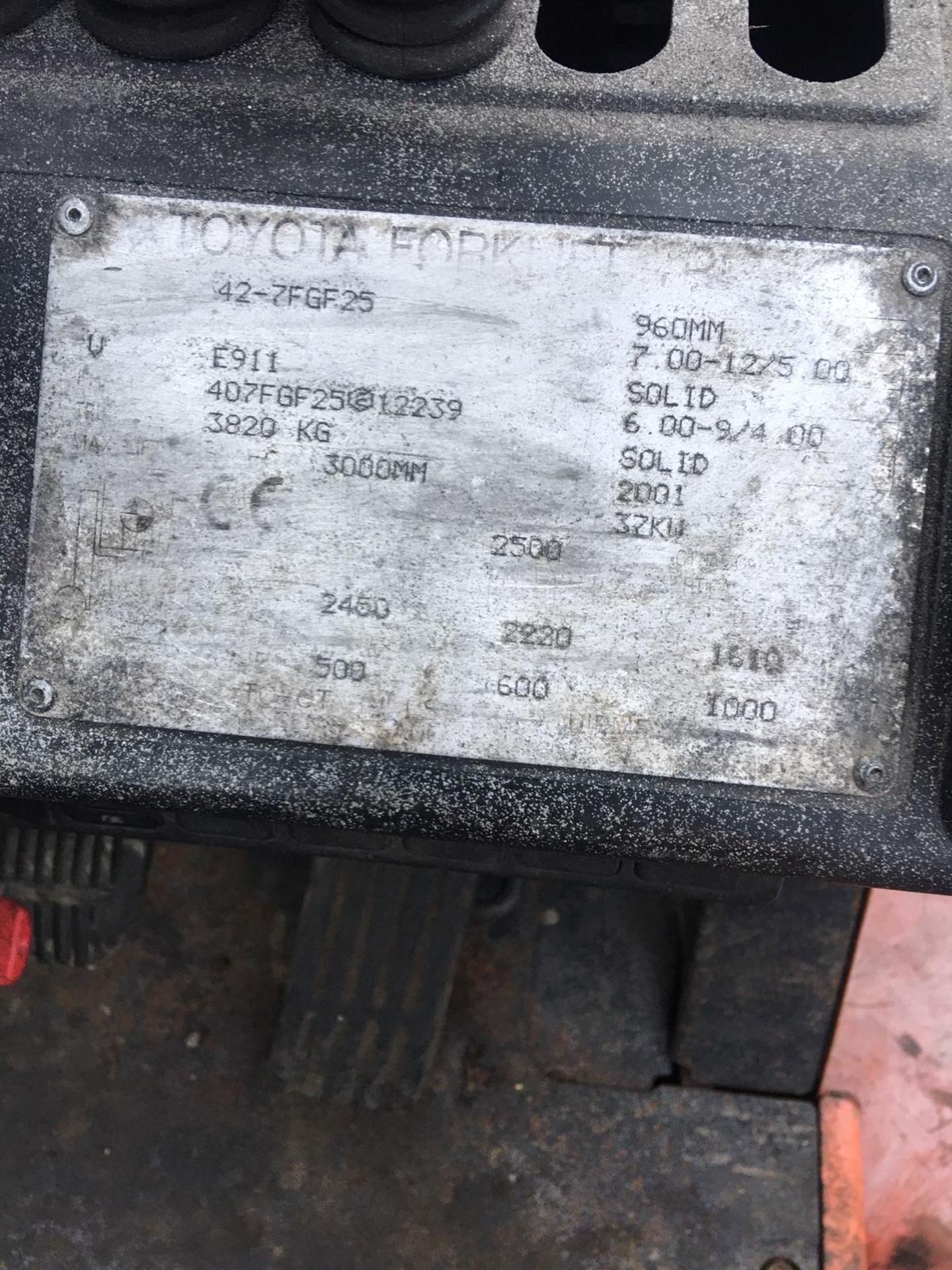 TOYOTA 25 GAS POWERED FORKLIFT, RUNS, WORKS AND LIFTS *NO VAT* - Image 10 of 12