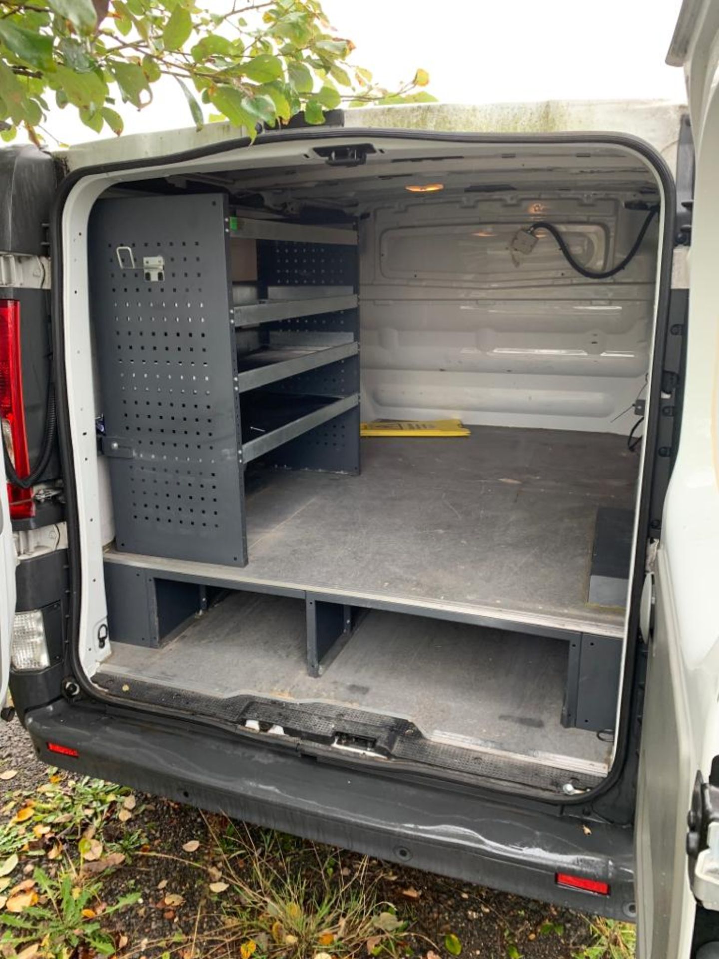 2014/14 REG VAUXHALL VIVARO 2700 CDTI SEMI-AUTO 2.0 DIESEL PANEL VAN, SHOWING 1 FORMER KEEPER - Image 5 of 17