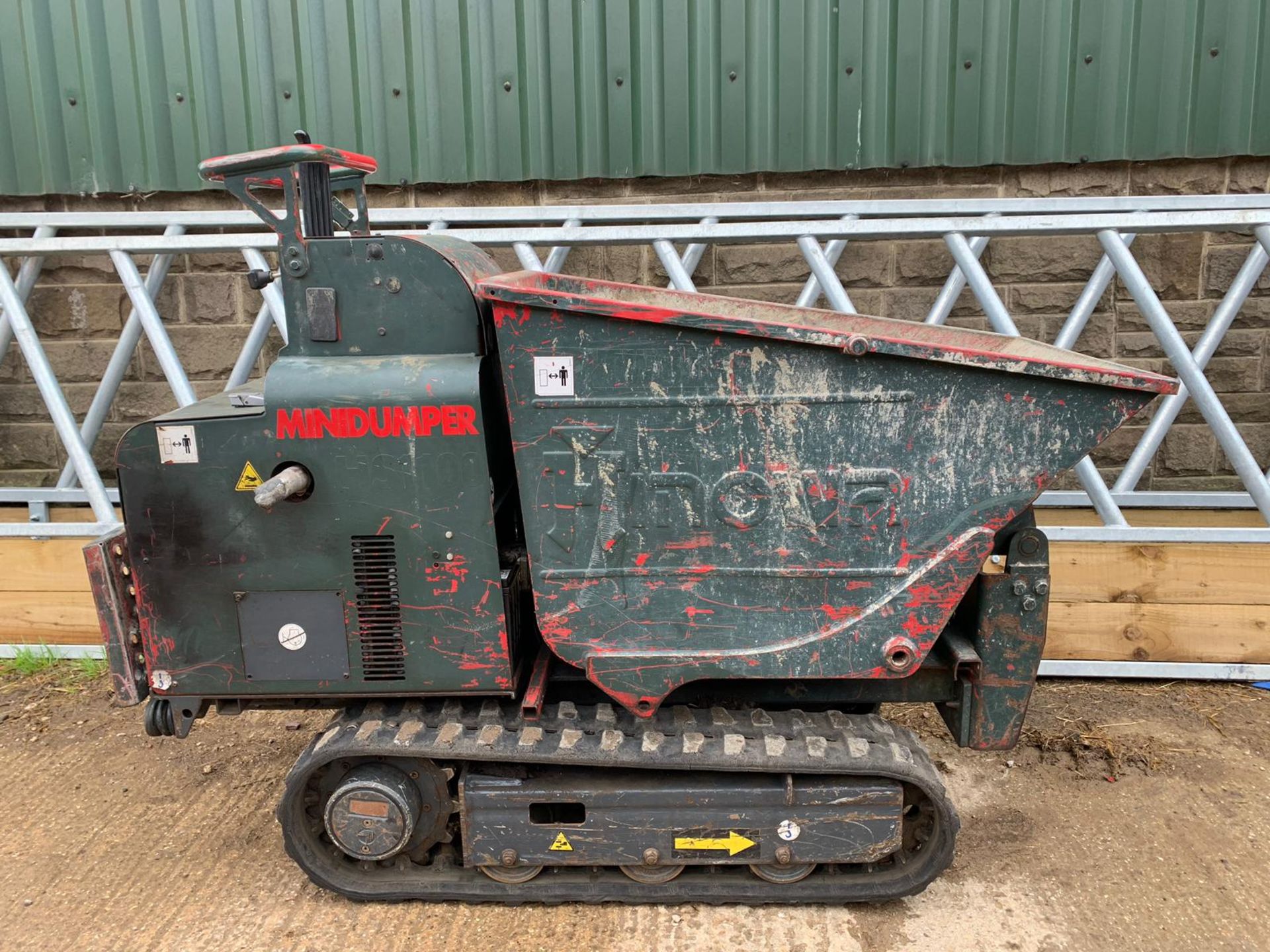 2017 HINOWA HS1100 TRACKED MINI DUMPER, RUNS, WORKS AND TIPS *PLUS VAT* - Image 4 of 10