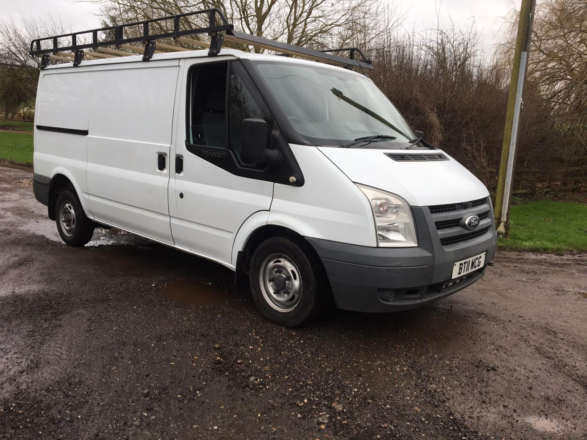 2011/11 REG FORD TRANSIT 85 T280M FWD MWB 2.2 DIESEL PANEL VAN, SHOWING 2 FORMER KEEPERS *PLUS VAT*