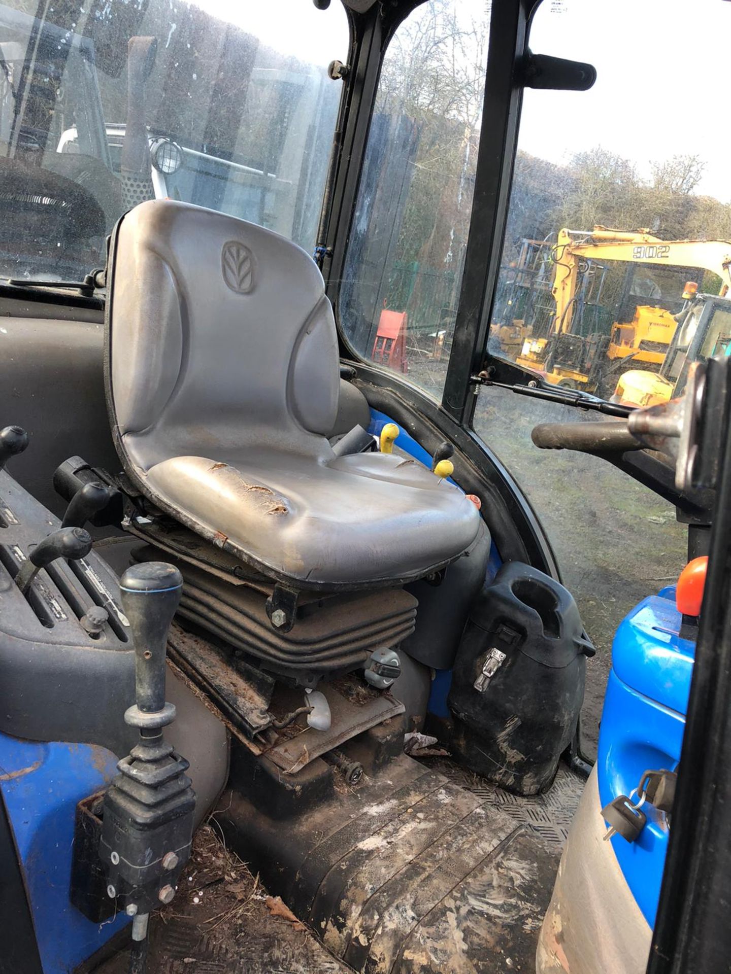 NEW HOLLAND TS45D COMPACT TRACTOR BLUE, ENGINE TURNS WITH COMPRESSION BUT WONT FIRE, ONLY 1491 HOURS - Image 5 of 7