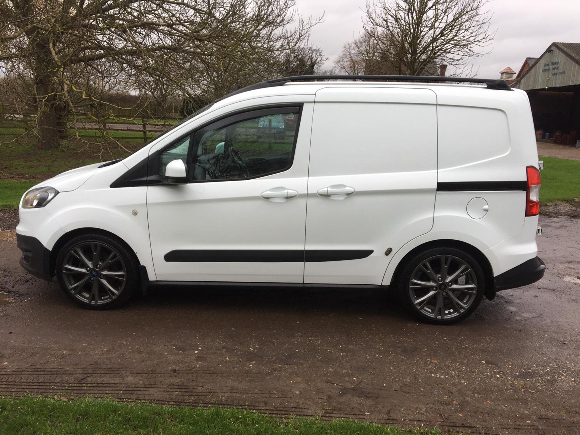 2016/16 REG FORD TRANSIT COURIER TREND TDC 1.6 DIESEL PANEL VAN, SHOWING 0 FORMER KEEPERS *NO VAT* - Image 2 of 15