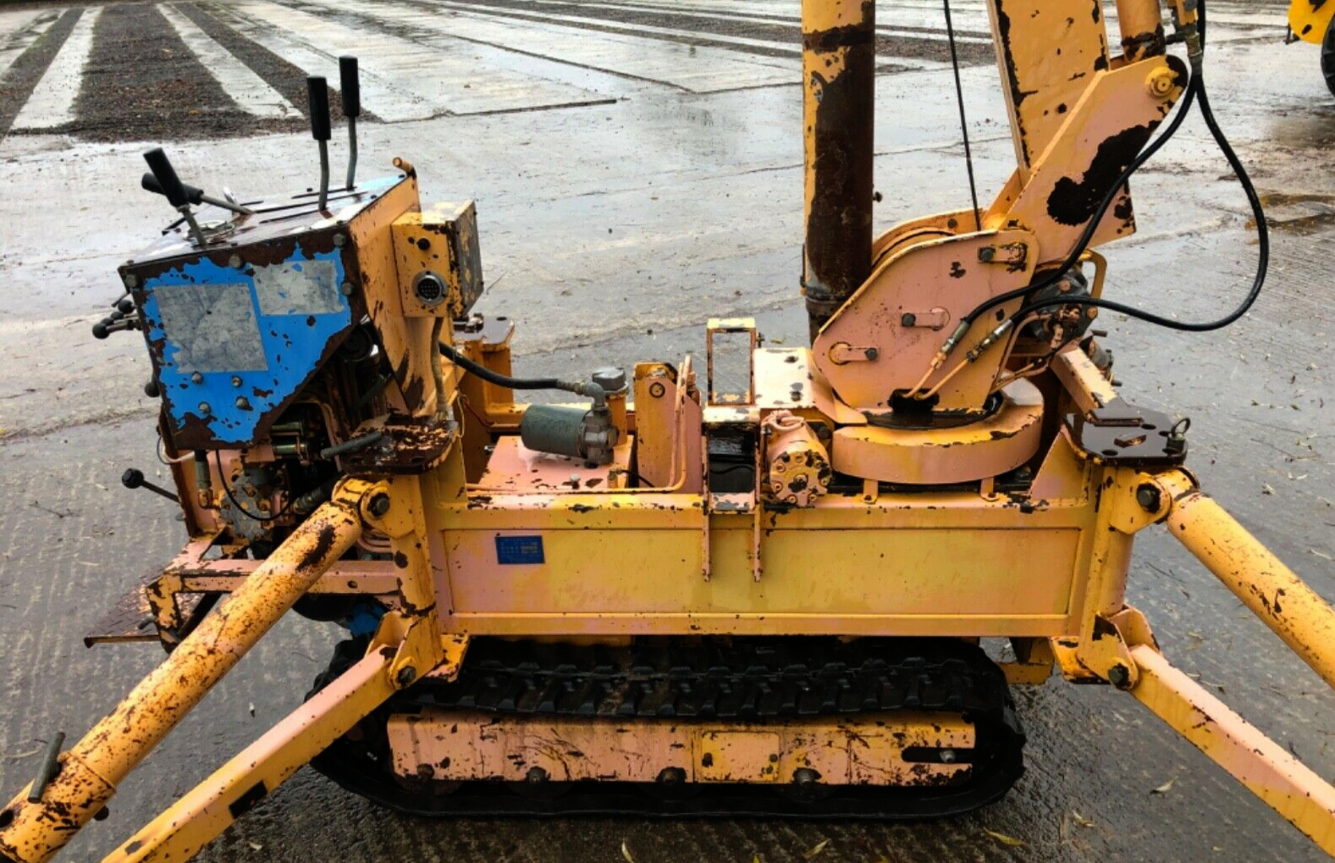 SUPER RARE TOA CC154 SPIDER CRANE TRACKED CRANE - Image 8 of 8