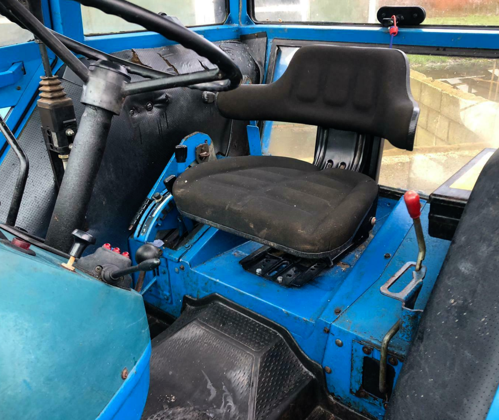 FORD 5610 2WD TRACTOR 1984 - TIDY - CHECK PICS - Image 9 of 12