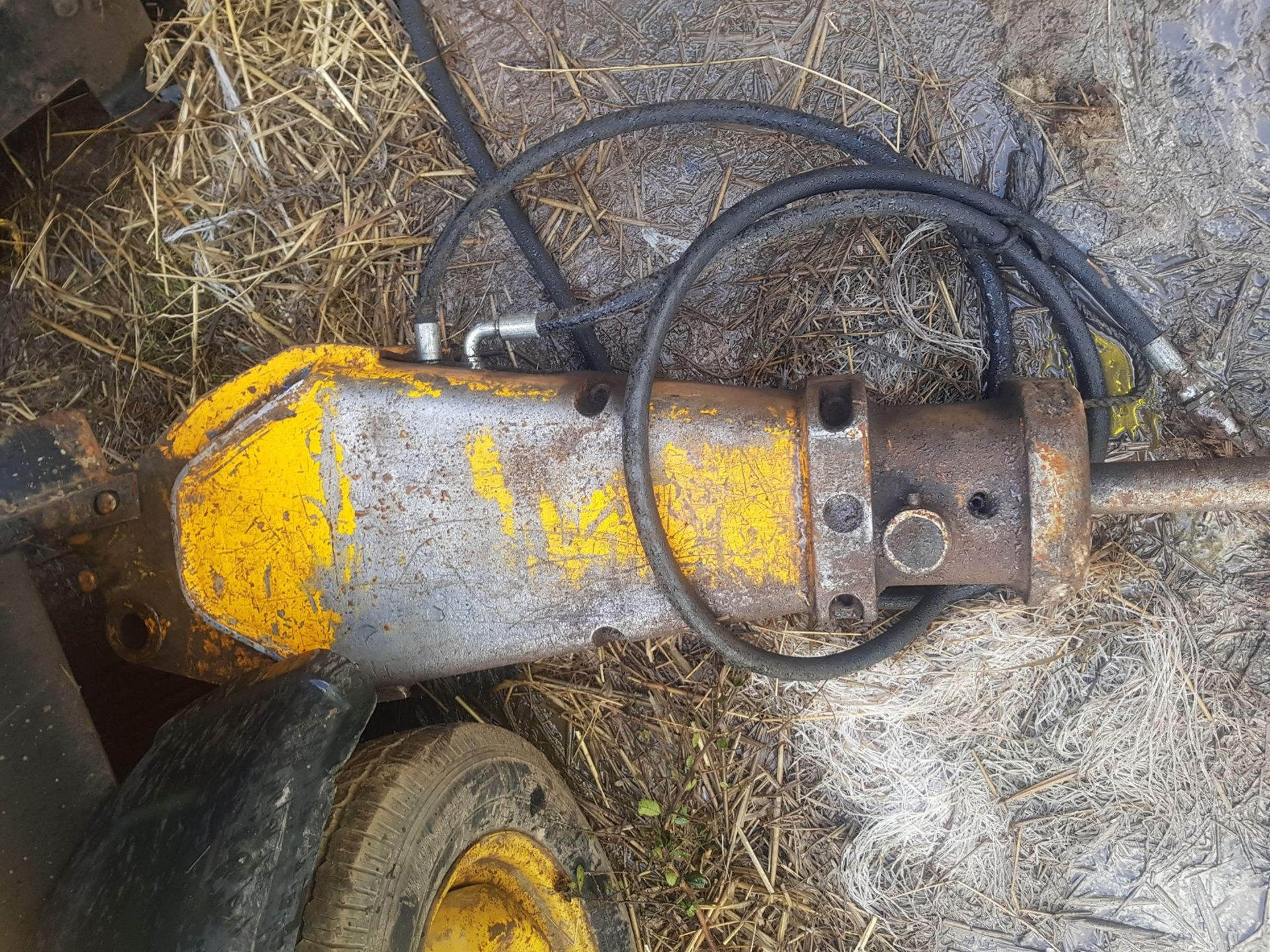 YELLOW HYDRAULIC EXCAVATOR PECKER / BREAKER ATTACHMENT *PLUS VAT*