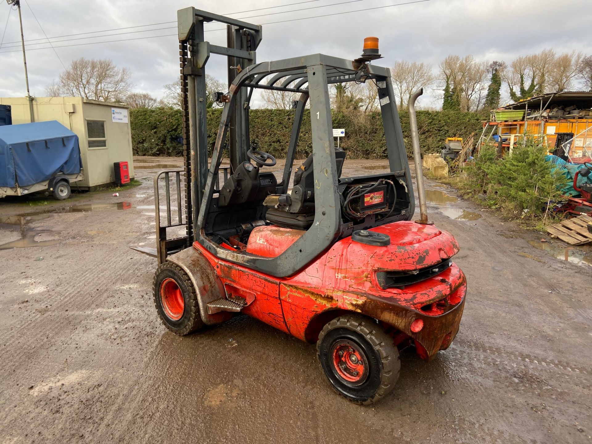 1996 LINDE H20D DIESEL FORKLIFT, PERKINS DIESEL ENGINE, RUNS AND OPERATES AS IT SHOULD *PLUS VAT* - Image 3 of 5