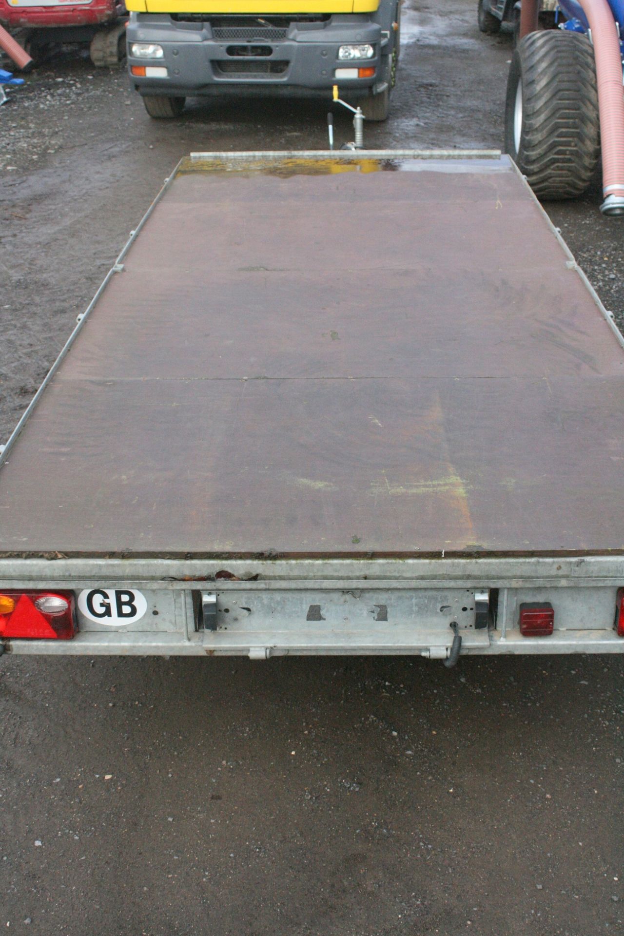 INDESPENSION E11 3500 KG TWIN AXLE TRAILER, YEAR 2007, C/W REAR LEGS AND RAMPS *PLUS VAT* - Image 4 of 8