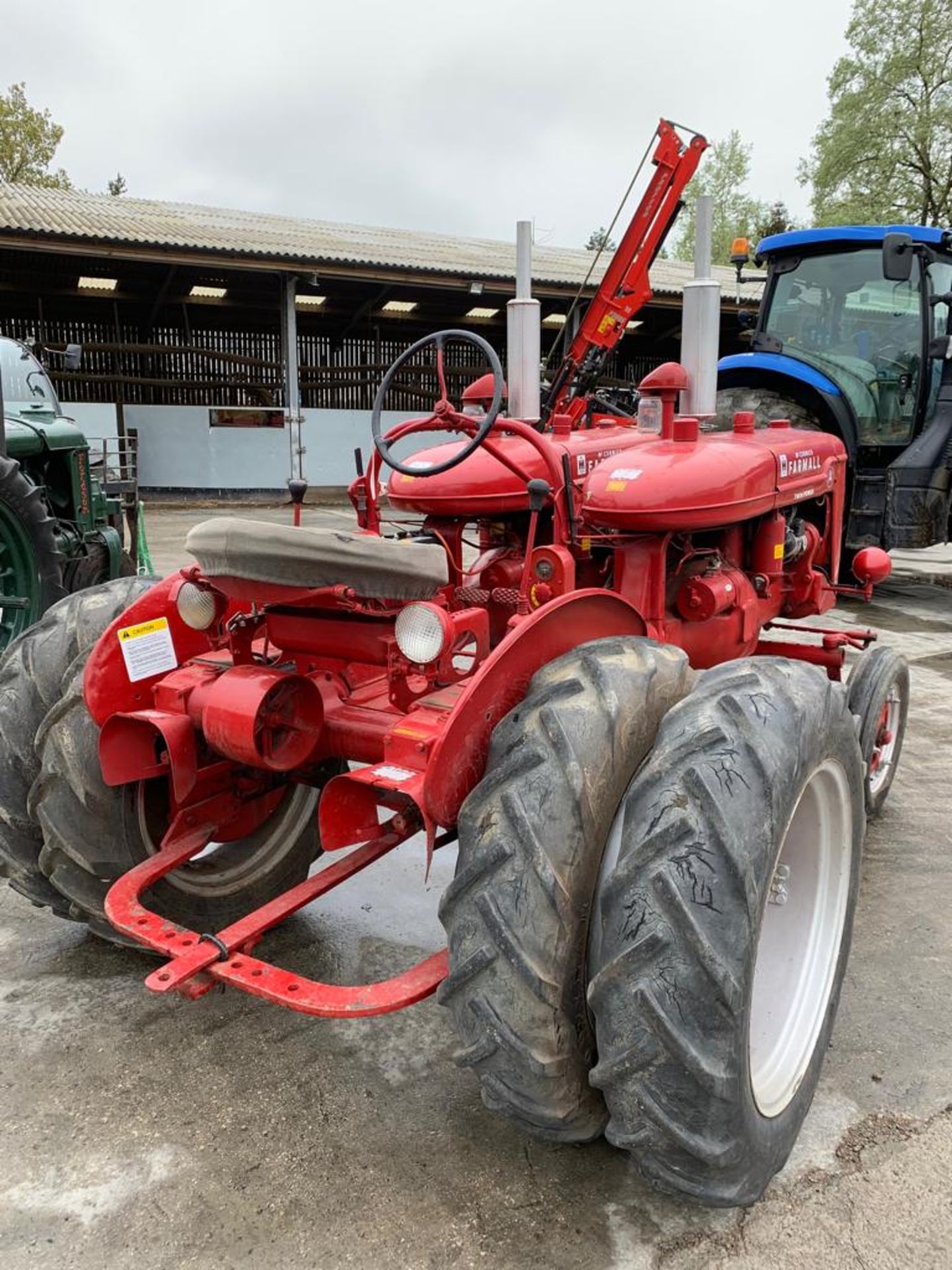 McCORMICK FARMALL A SERIES TWIN POWER TRACTOR, RUNS, DRIVES AND WORKS *PLUS VAT* - Image 7 of 9