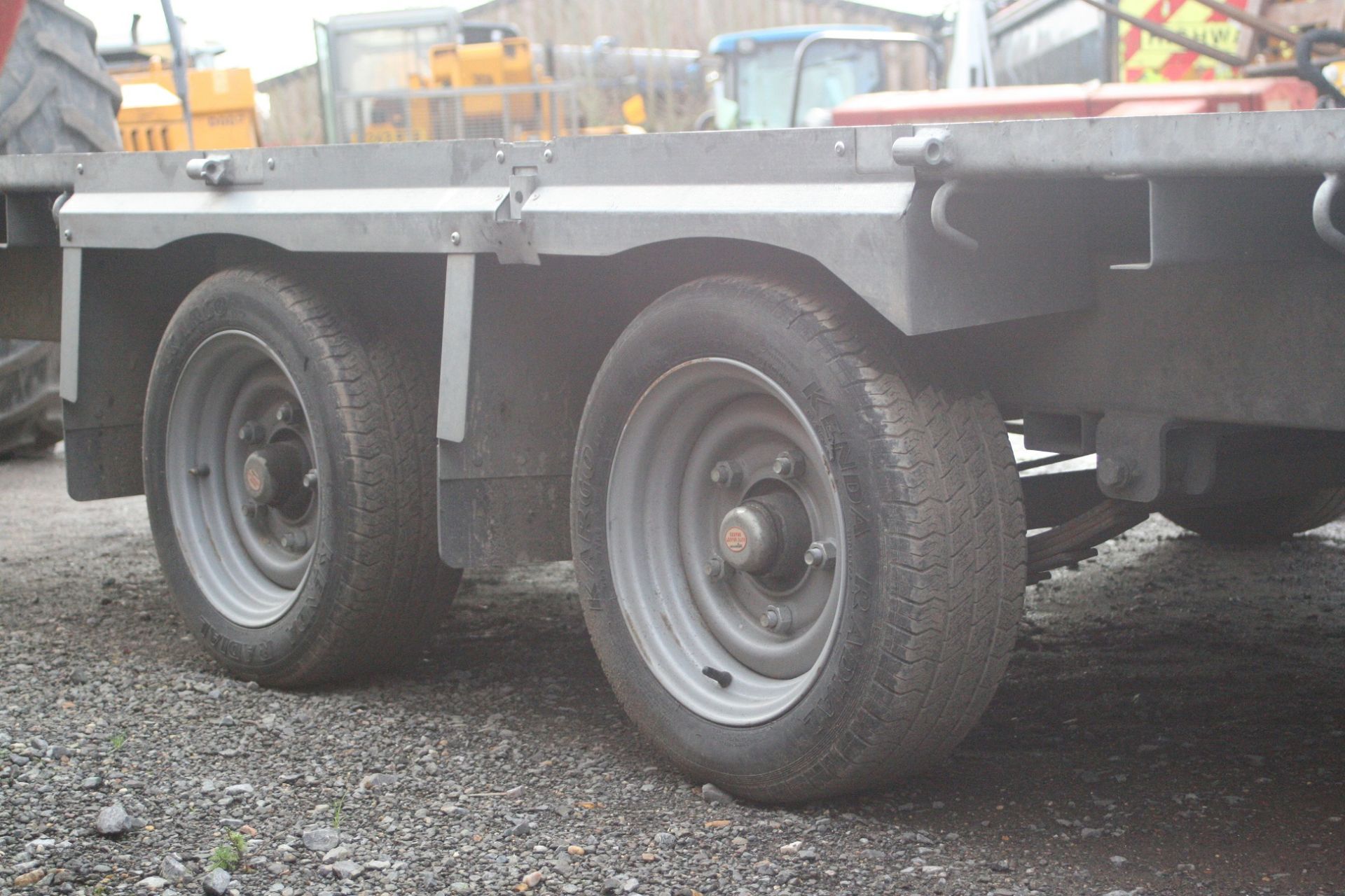 INDESPENSION E11 3500 KG TWIN AXLE TRAILER, YEAR 2007, C/W REAR LEGS AND RAMPS *PLUS VAT* - Image 7 of 8