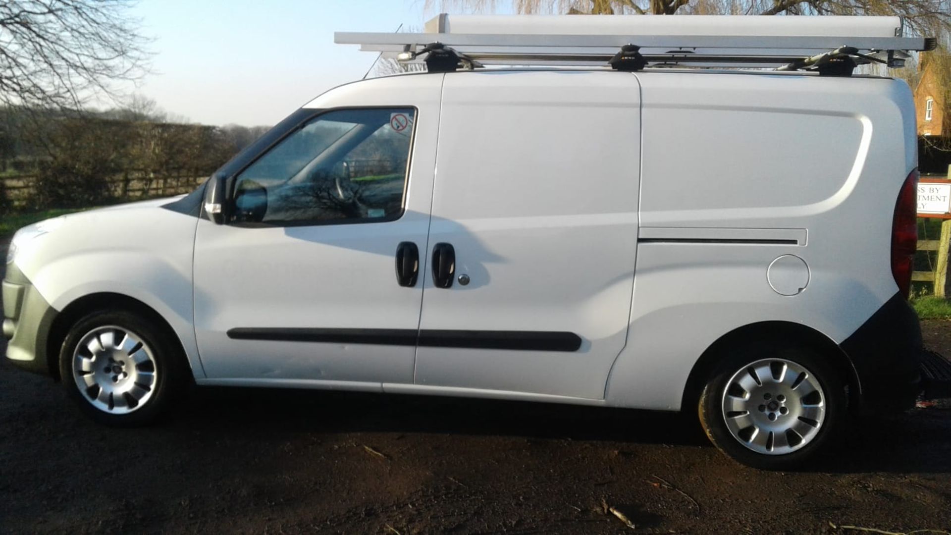 2014/63 REG FIAT DOBLO 16V MULTIJET 1.6 DIESEL WHITE PANEL VAN, SHOWING 0 FORMER KEEPERS *NO VAT* - Image 4 of 11